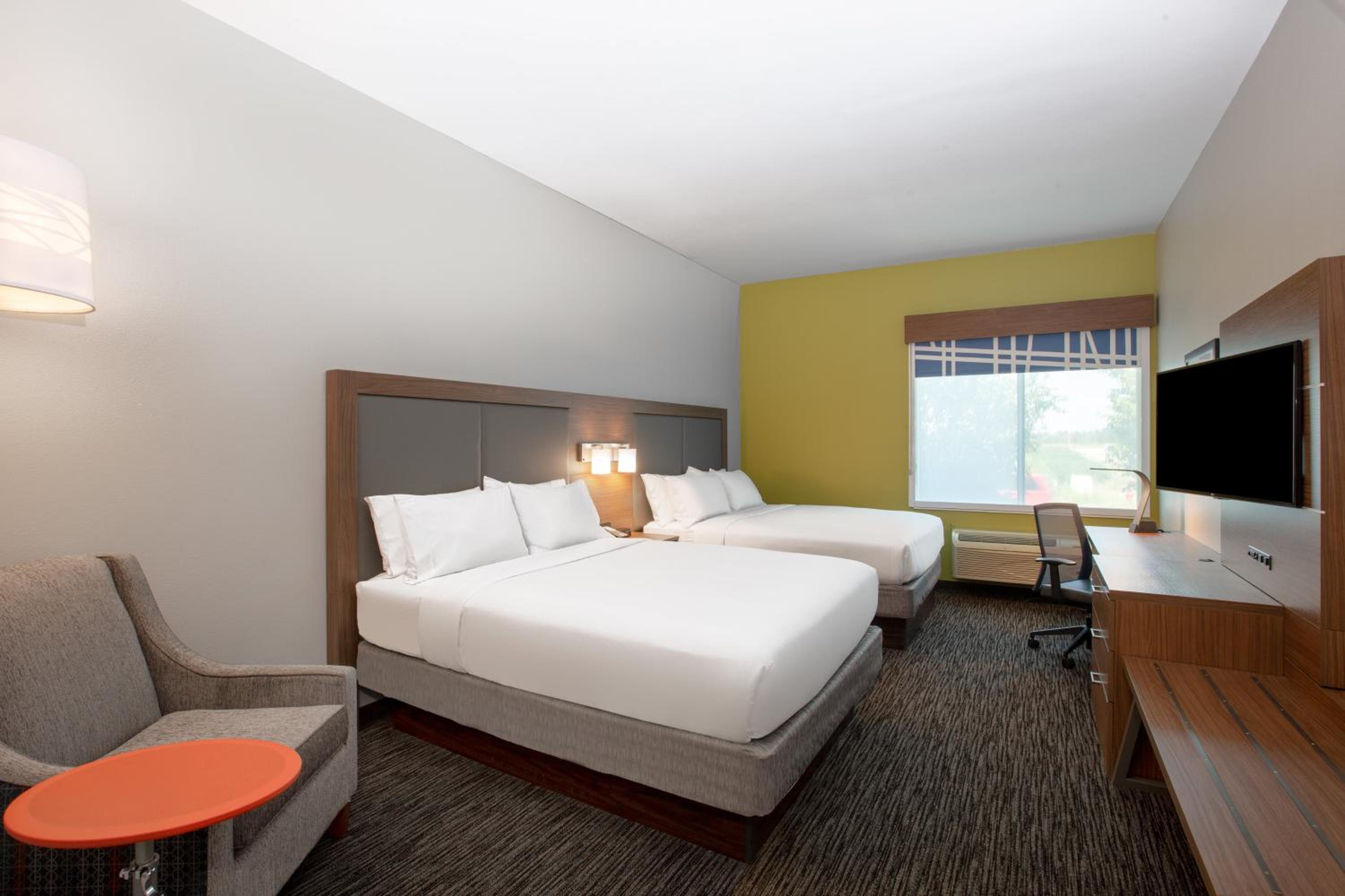 Room with Two Beds - Hearing Accessible - Non-Smoking
