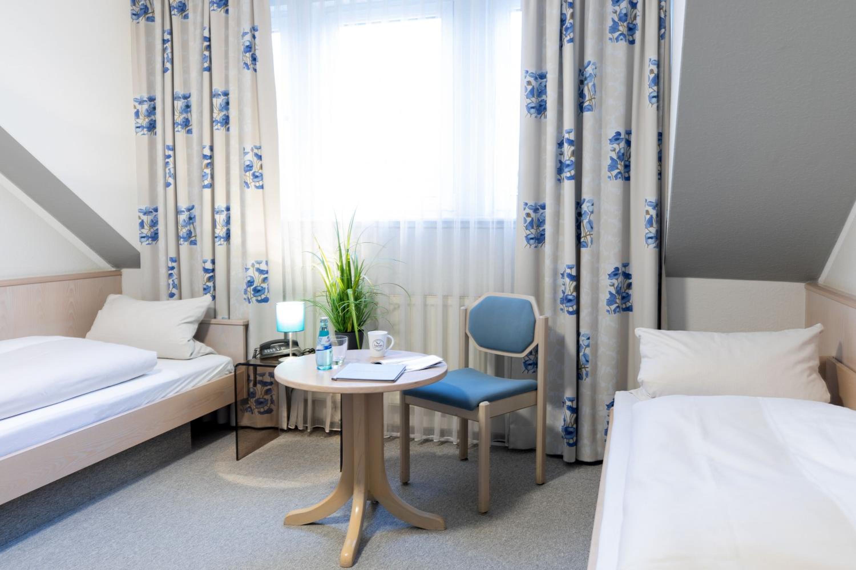 Single Room - Main Building photo 3