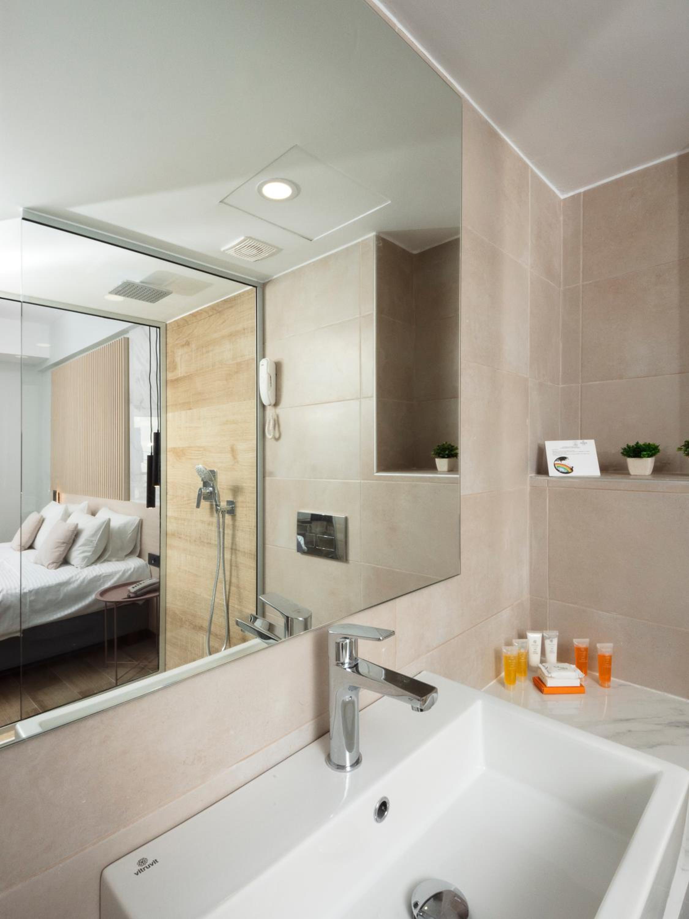 Deluxe Double Room - Photo 6