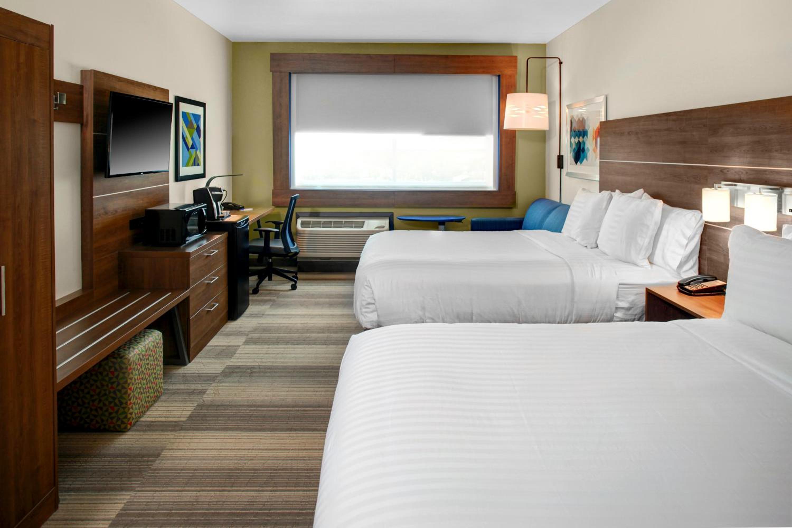 Suite with Two Queen Beds - Communications Access photo 1