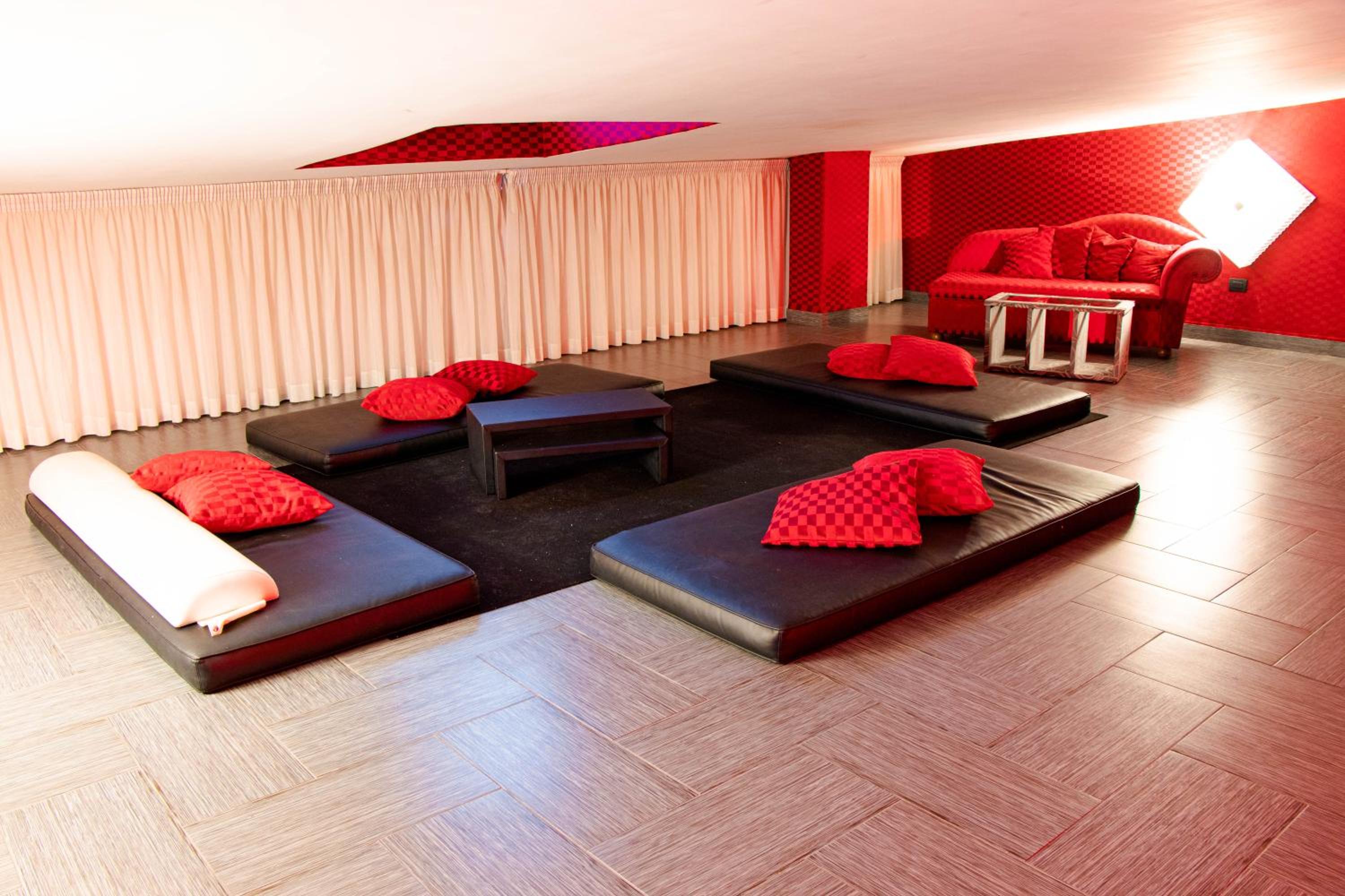 King Suite with Spa Bath photo 2