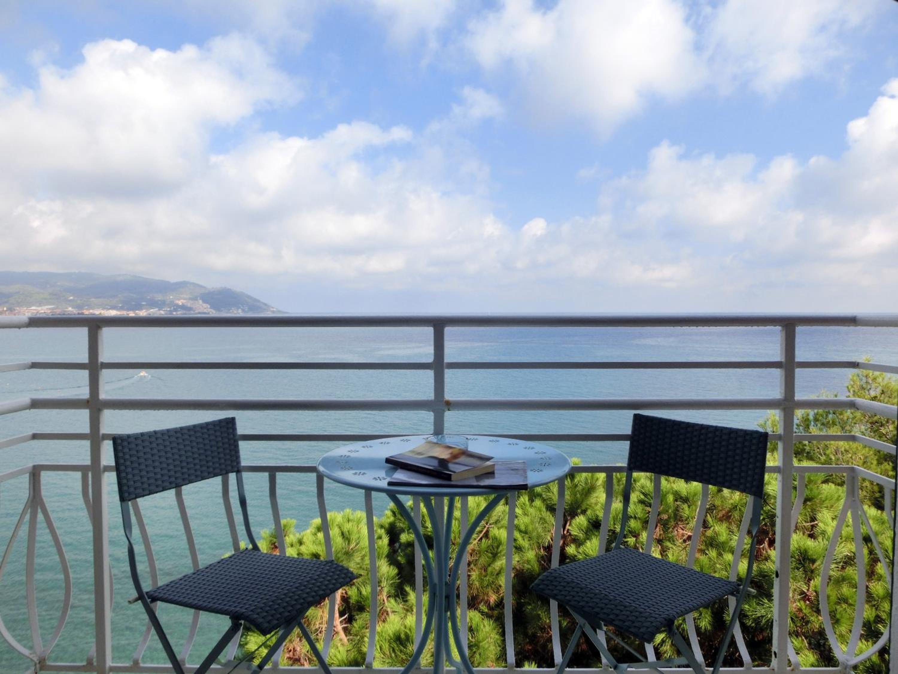 Double Room with Sea View - Photo 6
