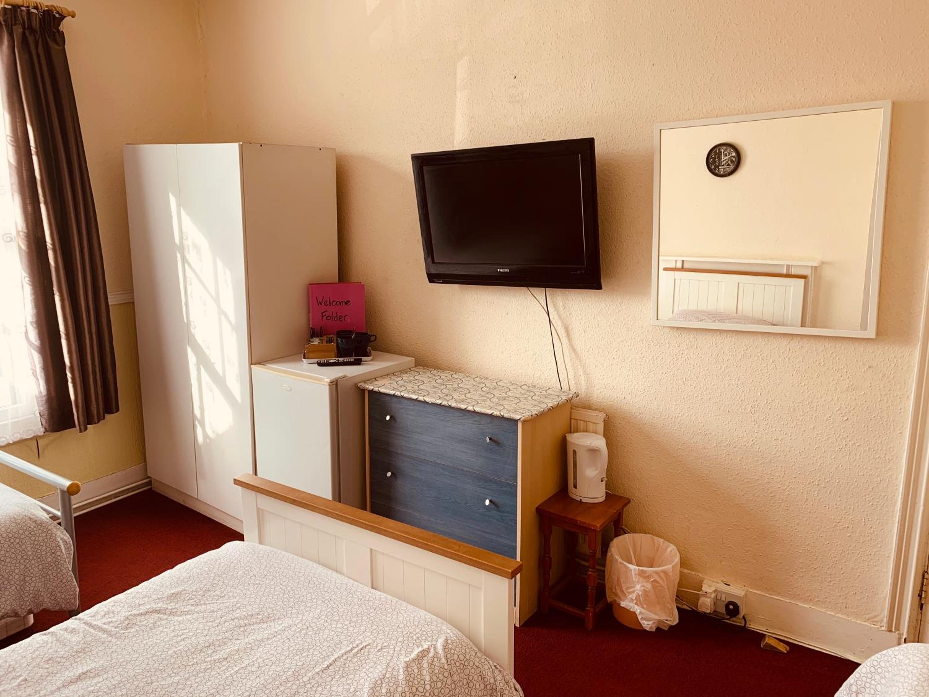 Triple Room with Shared Bathroom photo 1