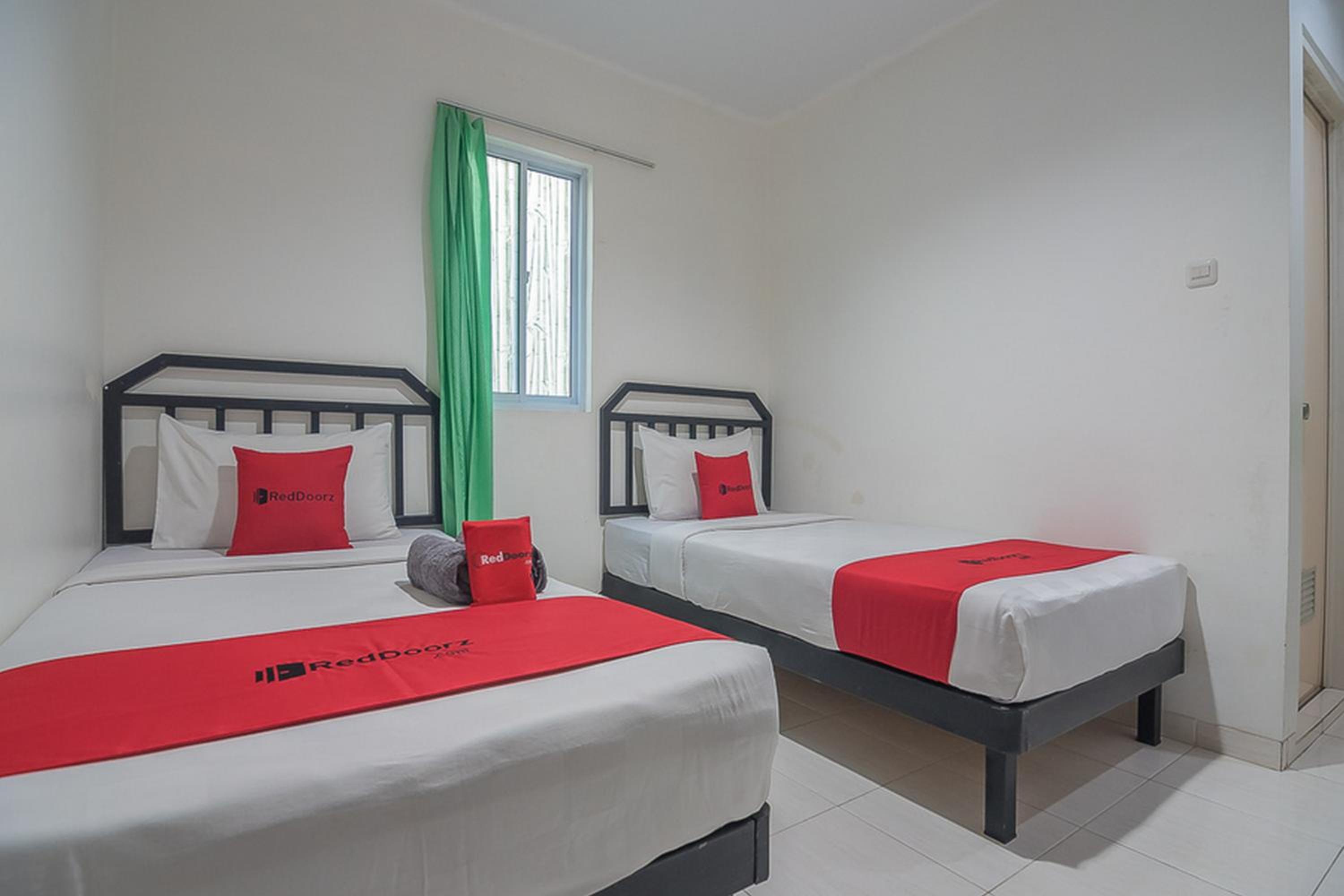 Twin Room - Photo 3