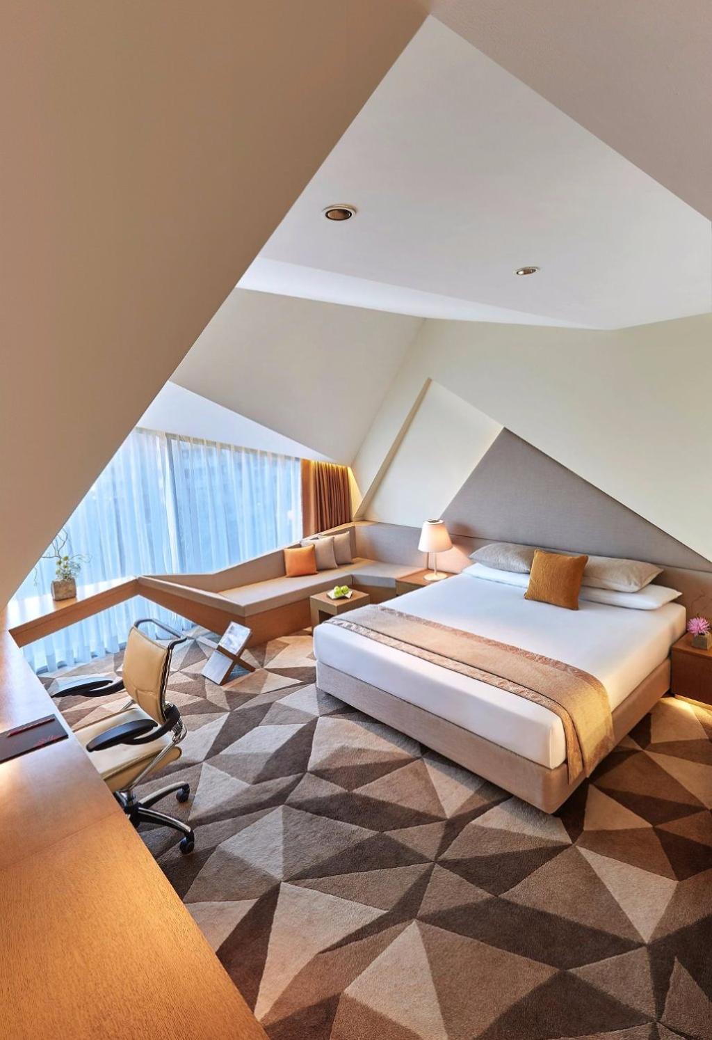 Deluxe Room City View King Bed