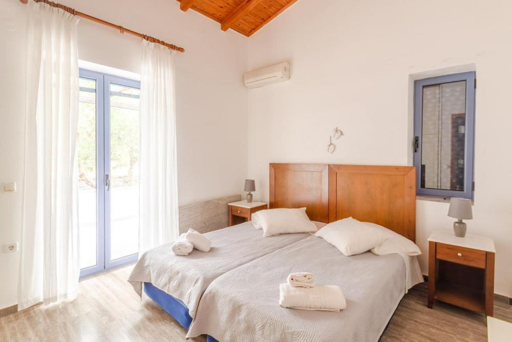 Two-Bedroom Stone House photo 2