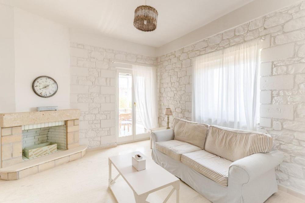 Two-Bedroom Stone Maisonette photo 3