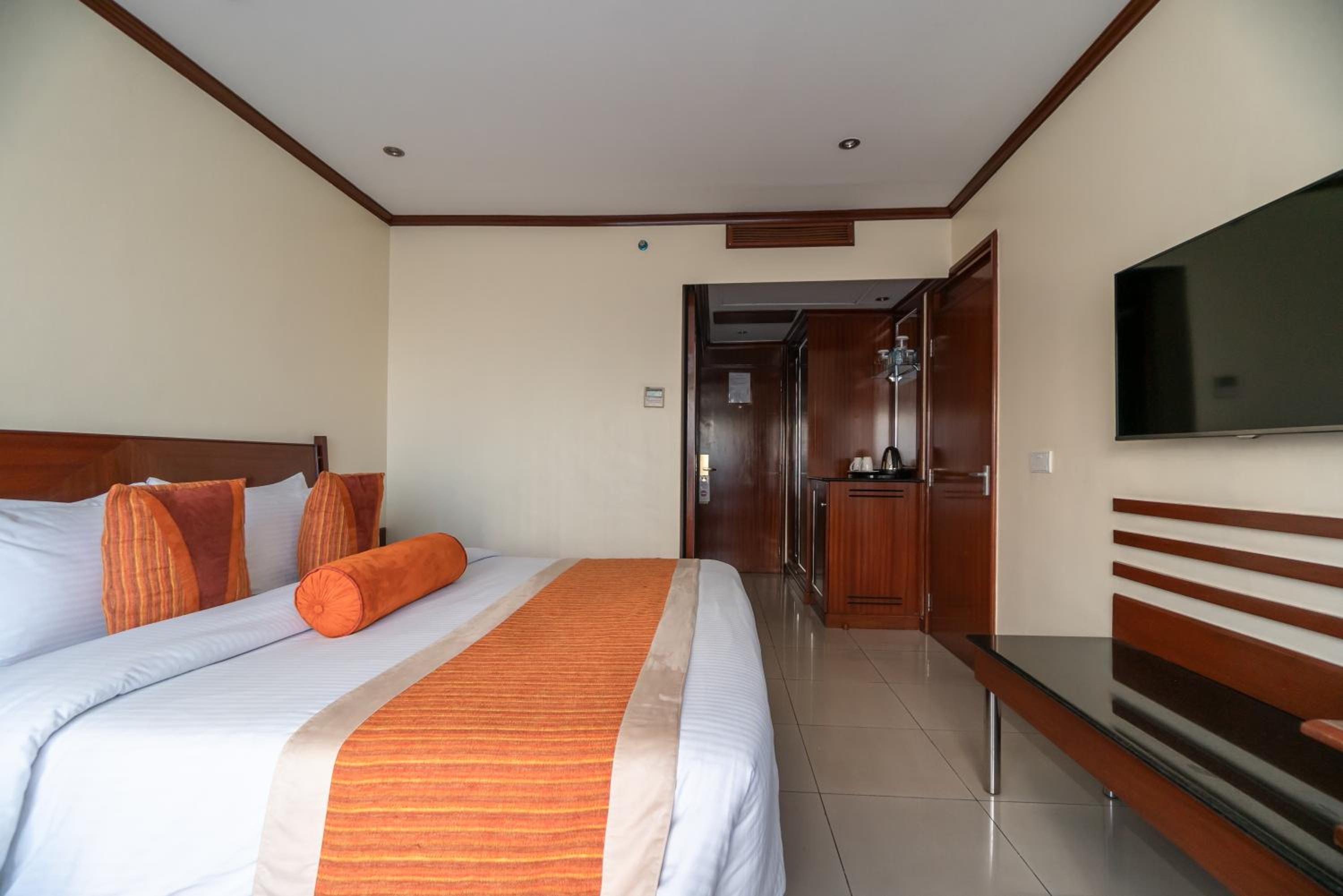 Panafric Queen Room - Photo 3