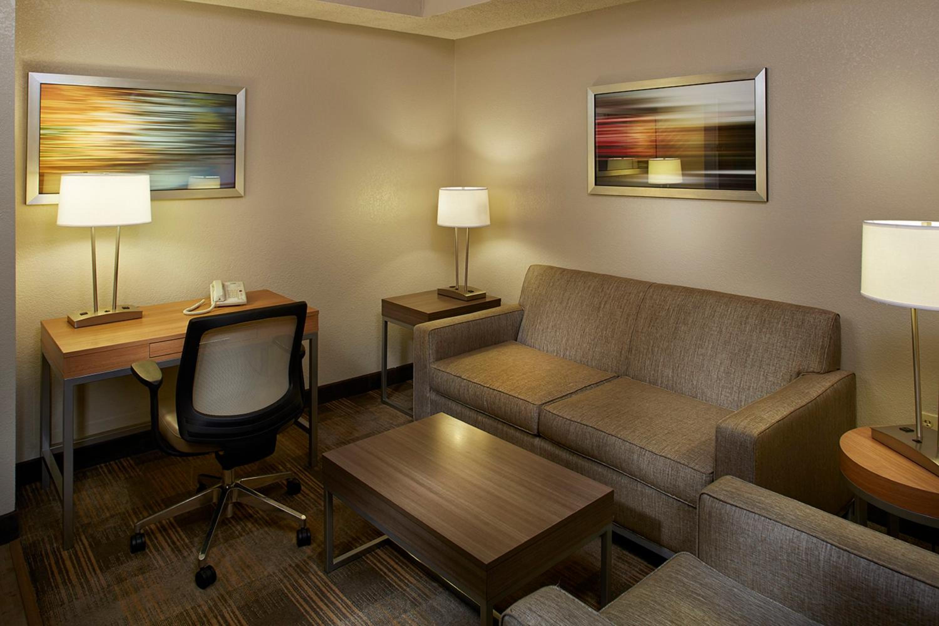 One-Bedroom Suite with Two Queen Beds - Photo 3