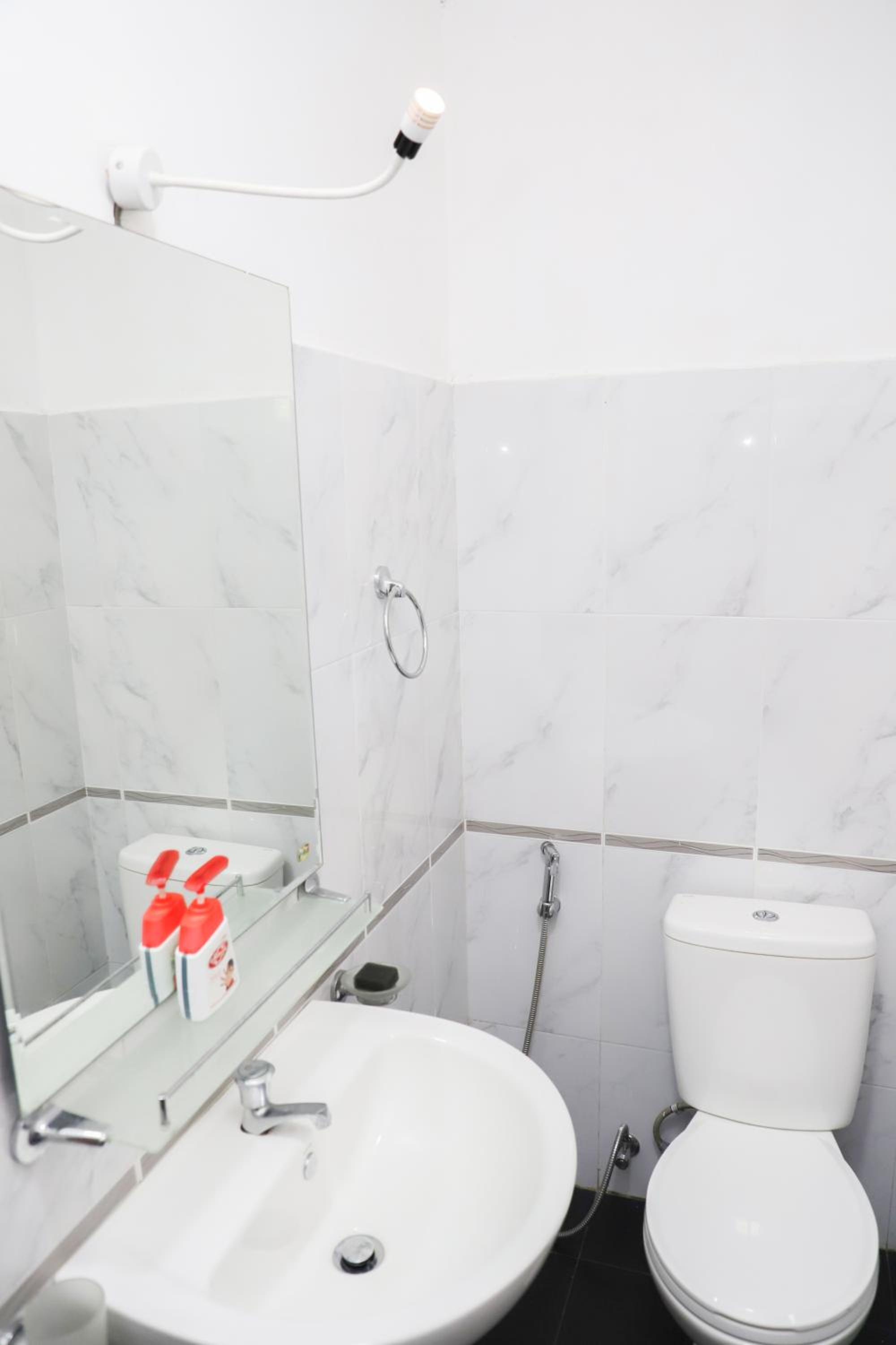 Standard Double or Twin Room - Photo 7