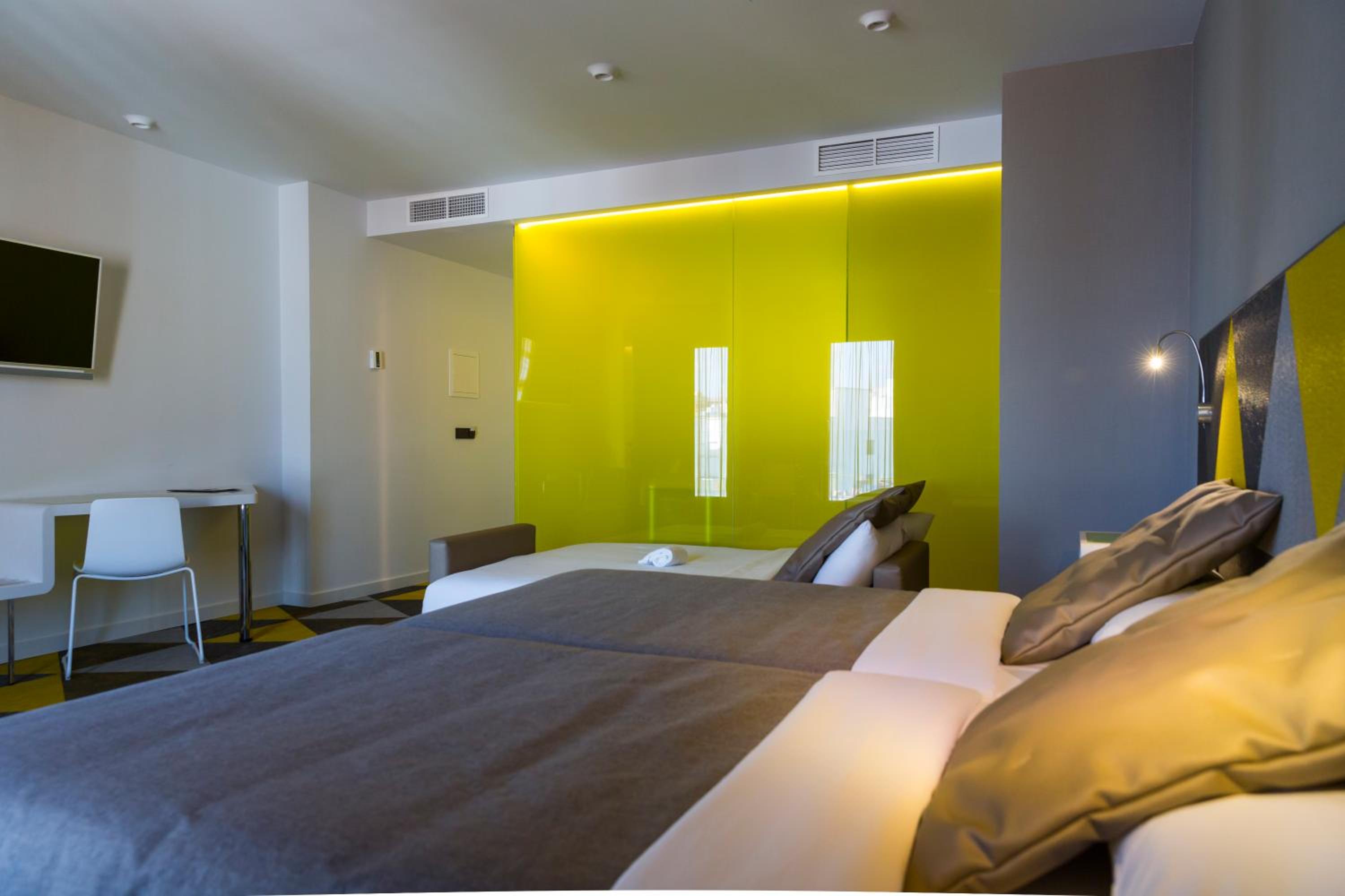 Standard Twin Room with Sofa