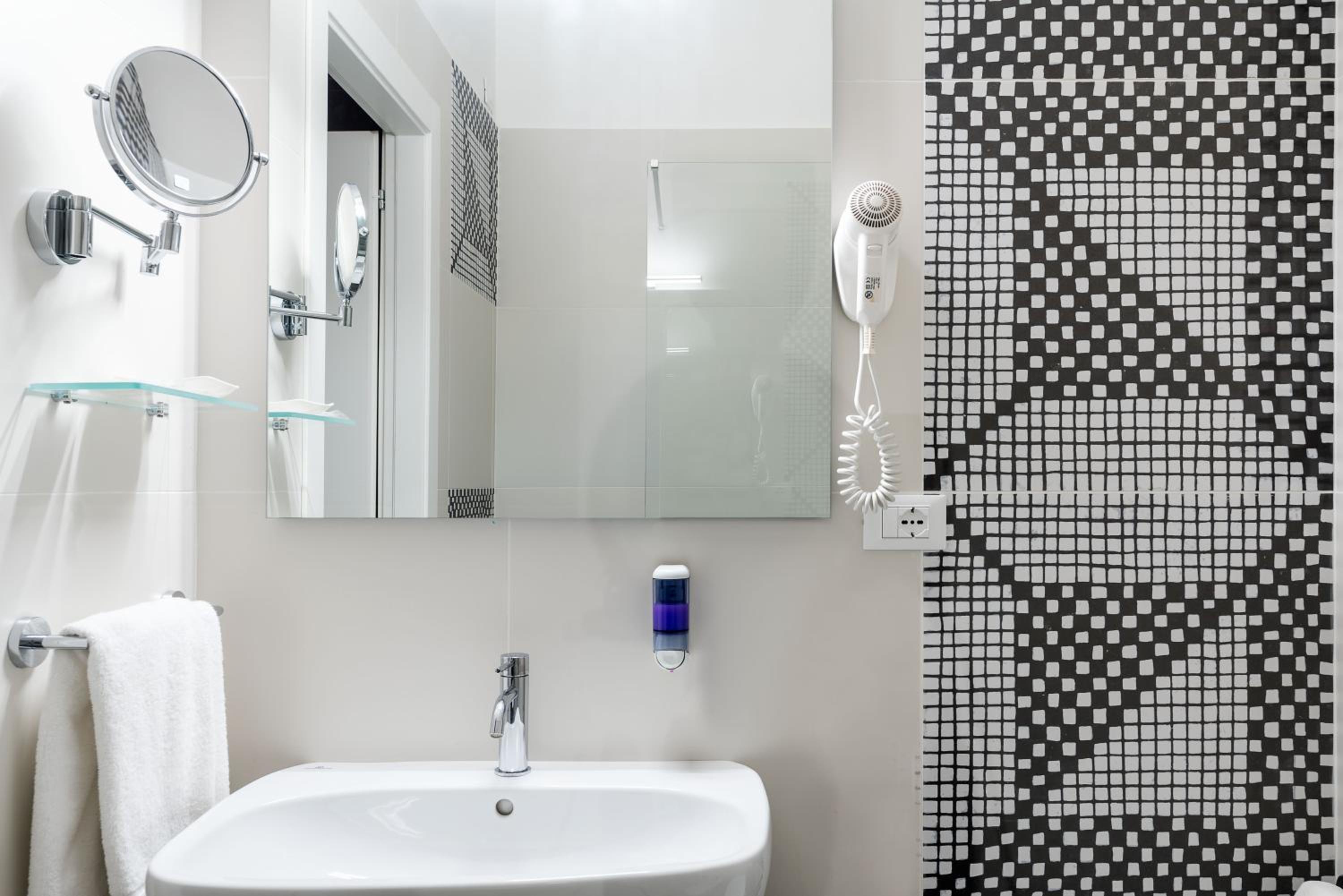 Superior Double Room - Photo 4