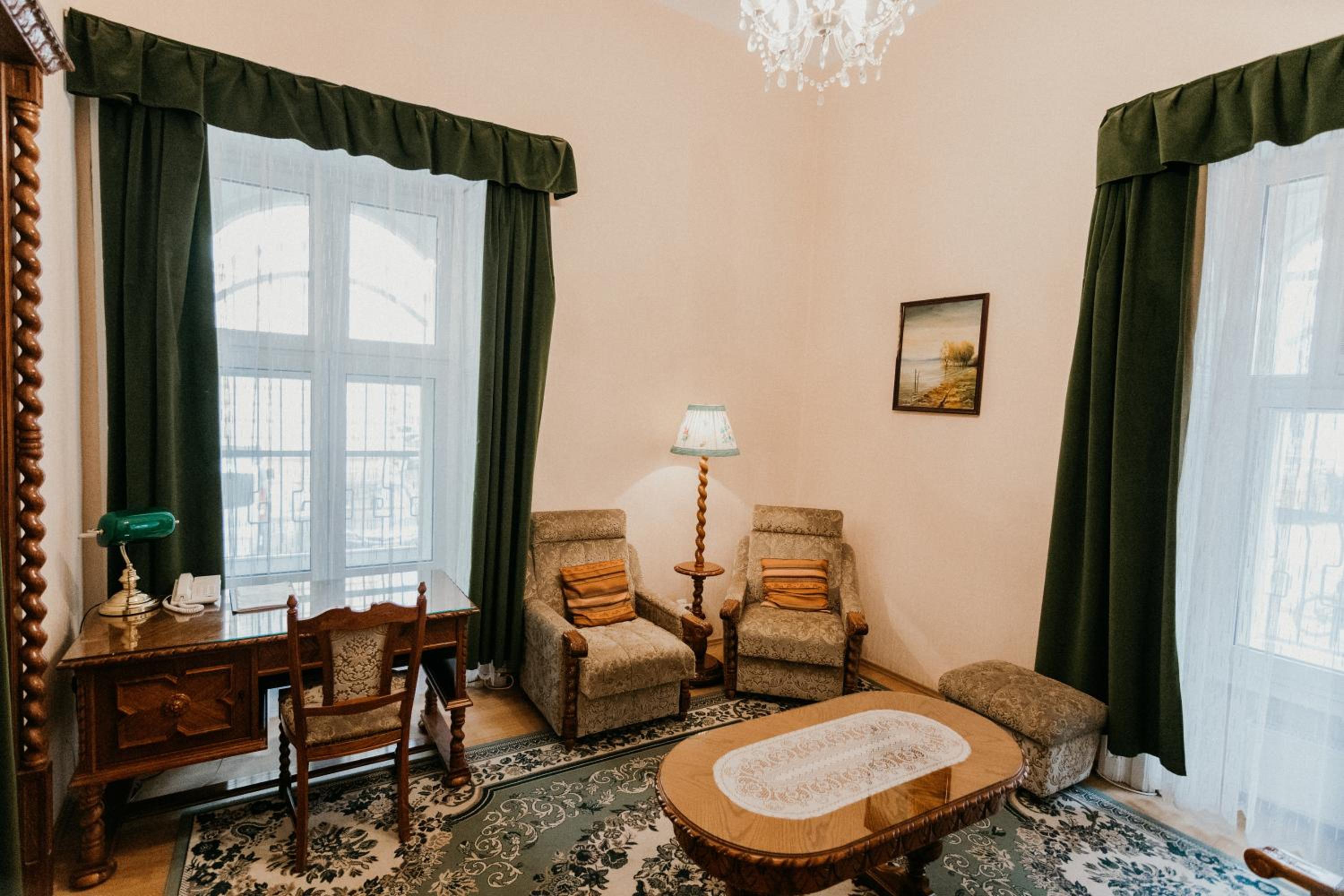 Suite (2 Adults)