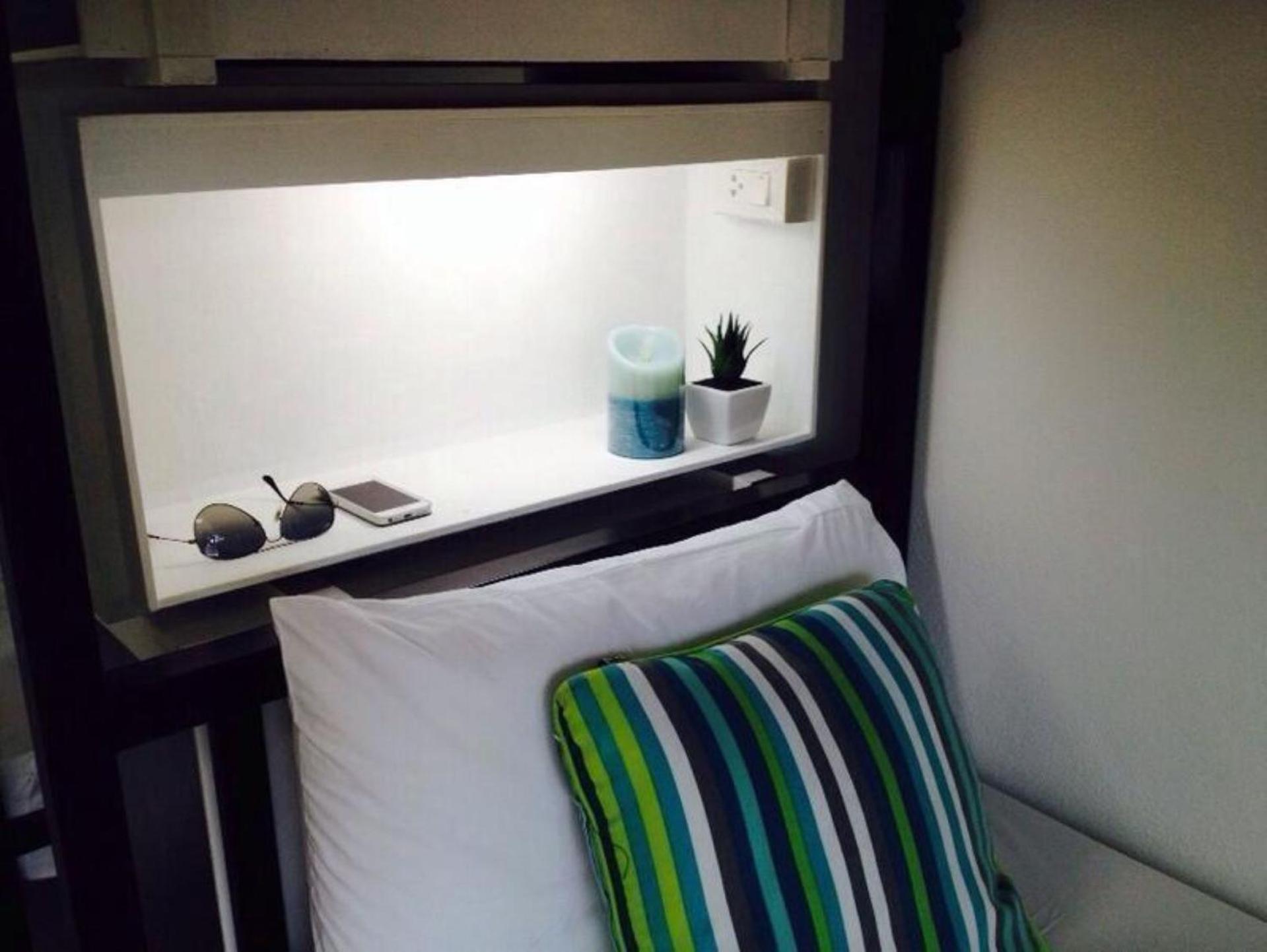 12 Bed Mixed Dormitory room photo 1