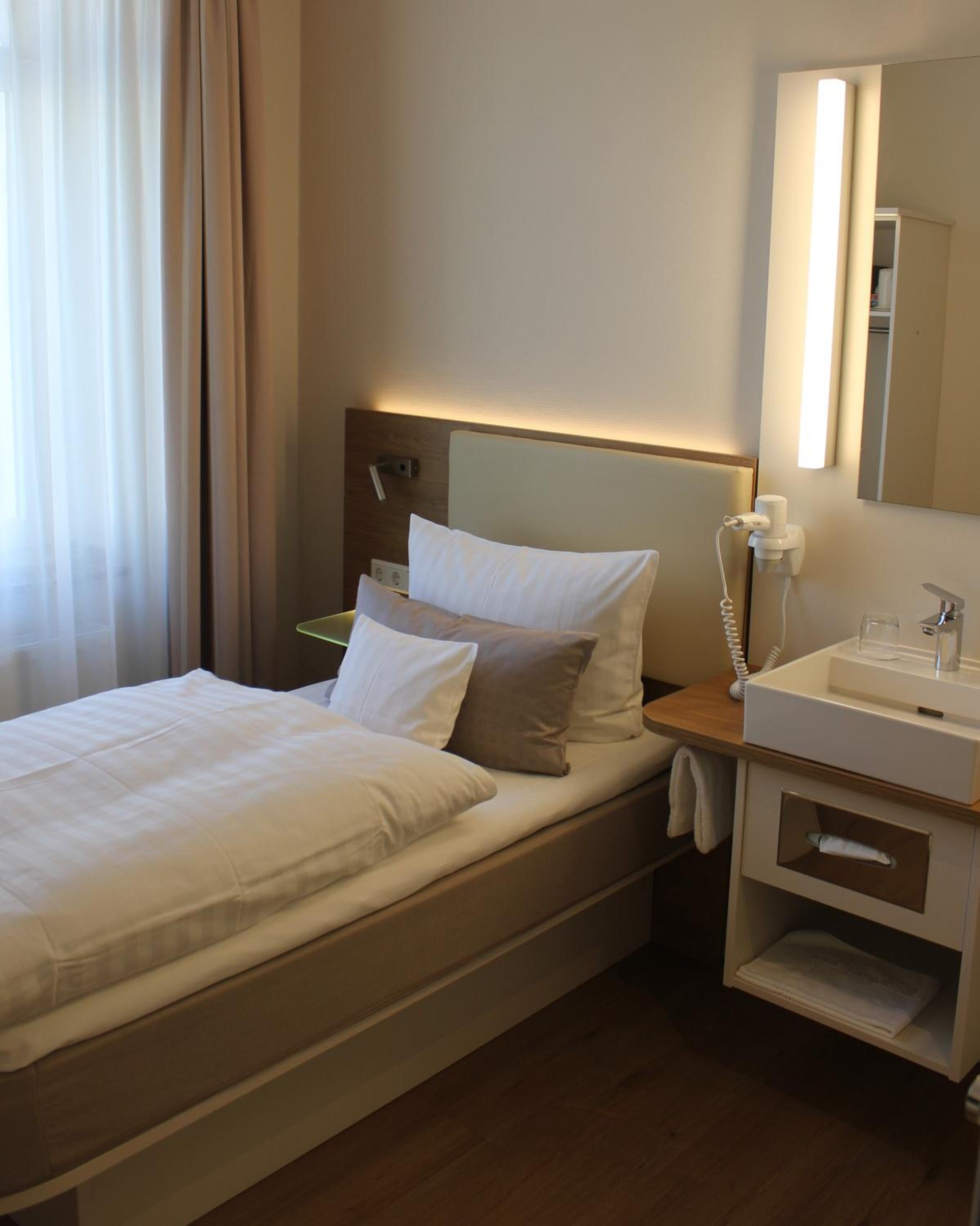 Economy Single Room