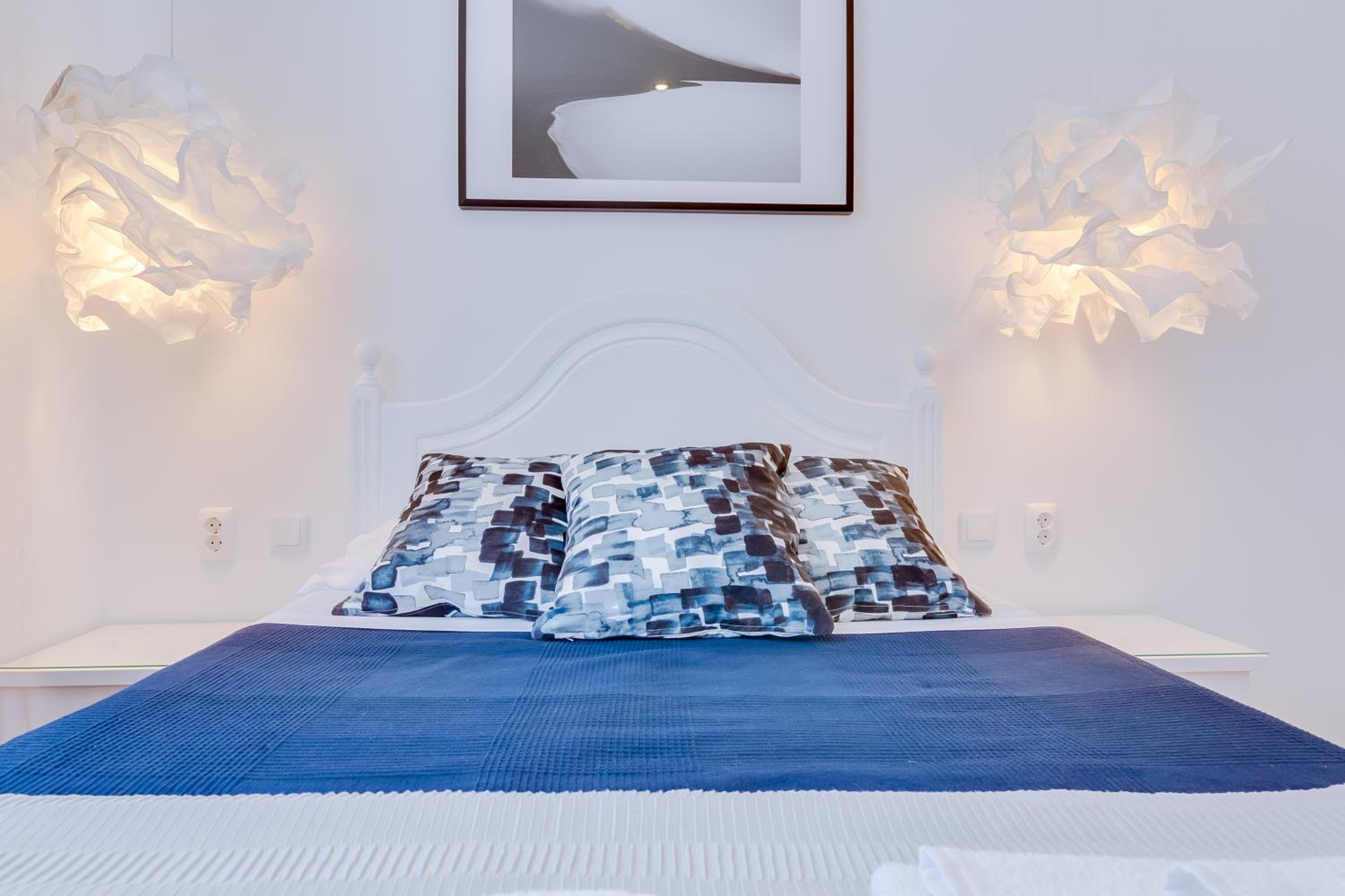 Suite - Photo 1