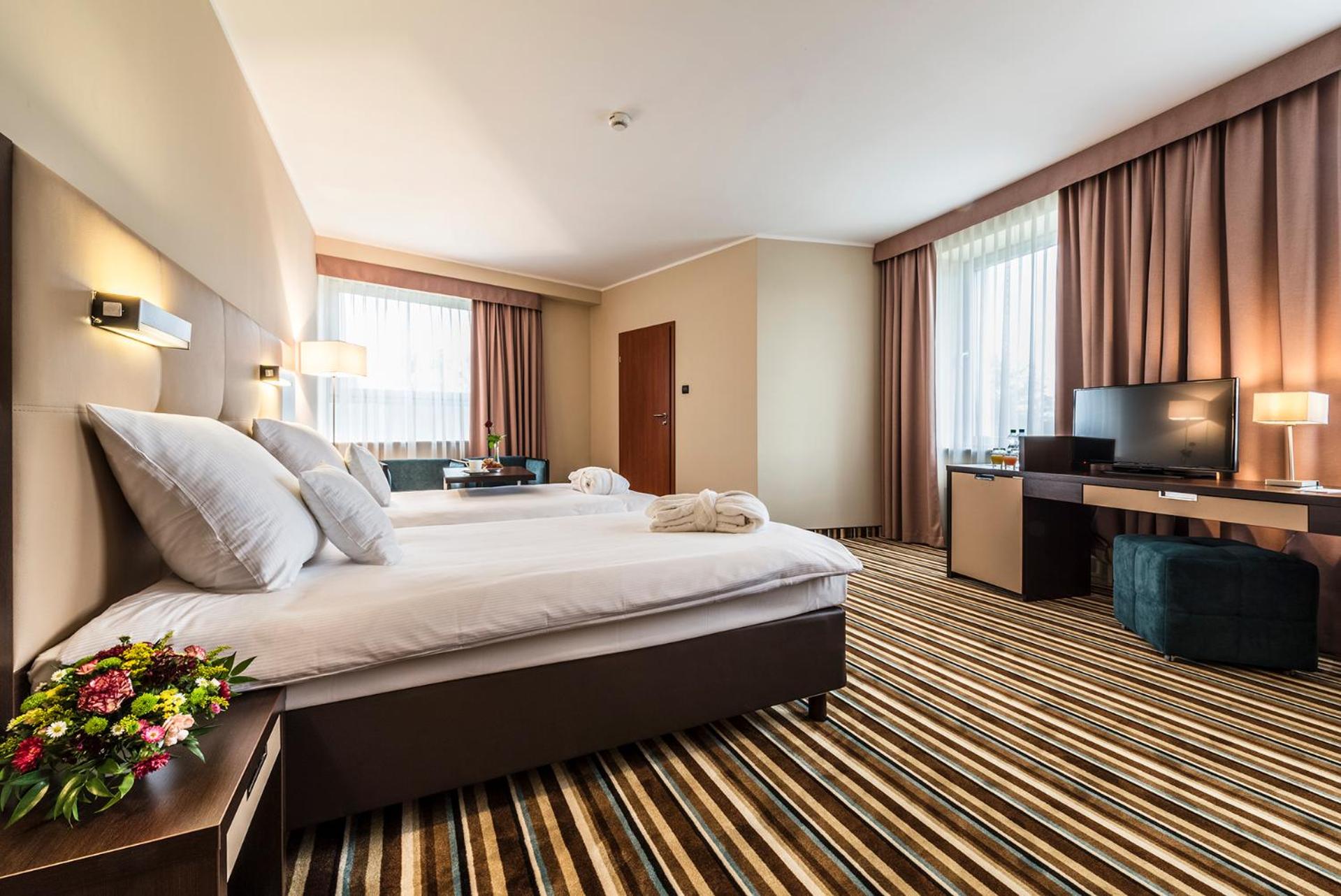 Twin Room - Photo 11