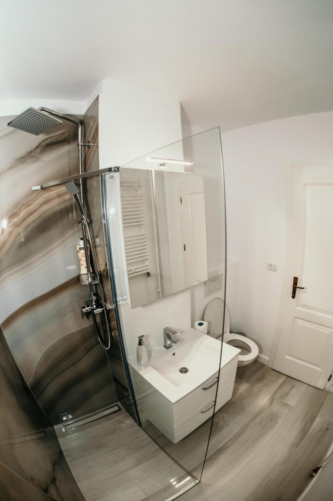One-Bedroom Apartment - Photo 20