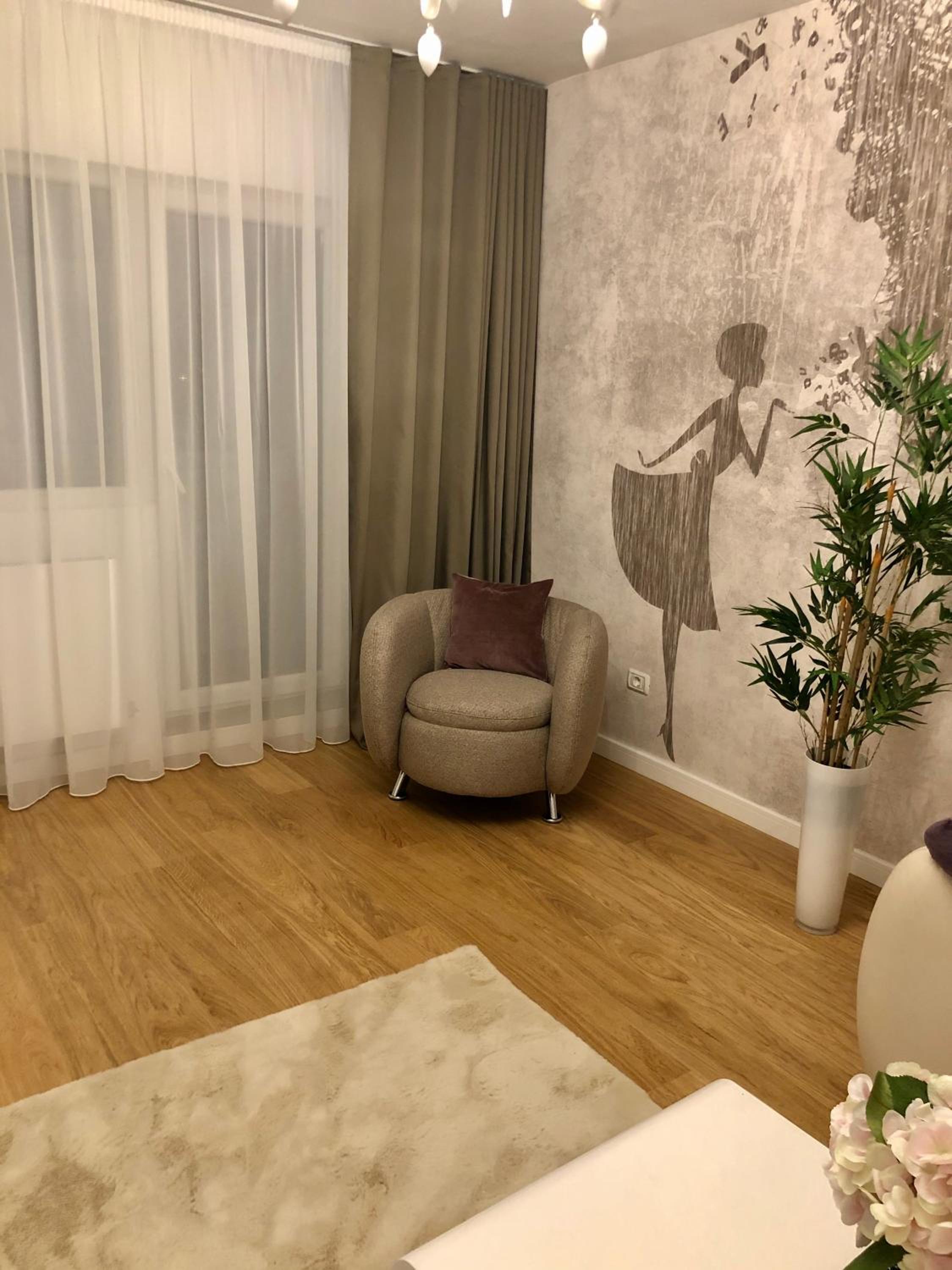 One-Bedroom Apartment - Photo 3