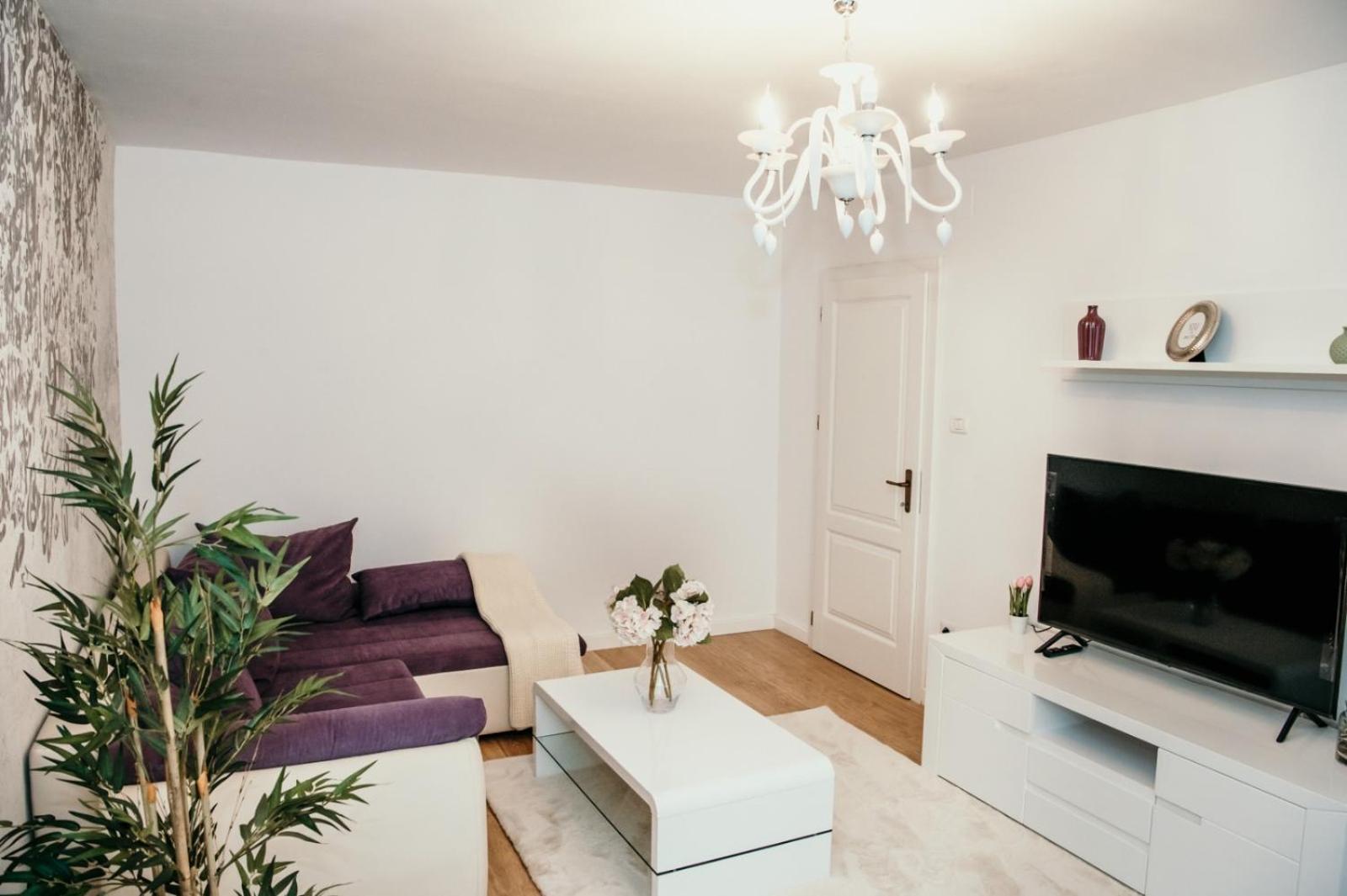 One-Bedroom Apartment - Photo 9