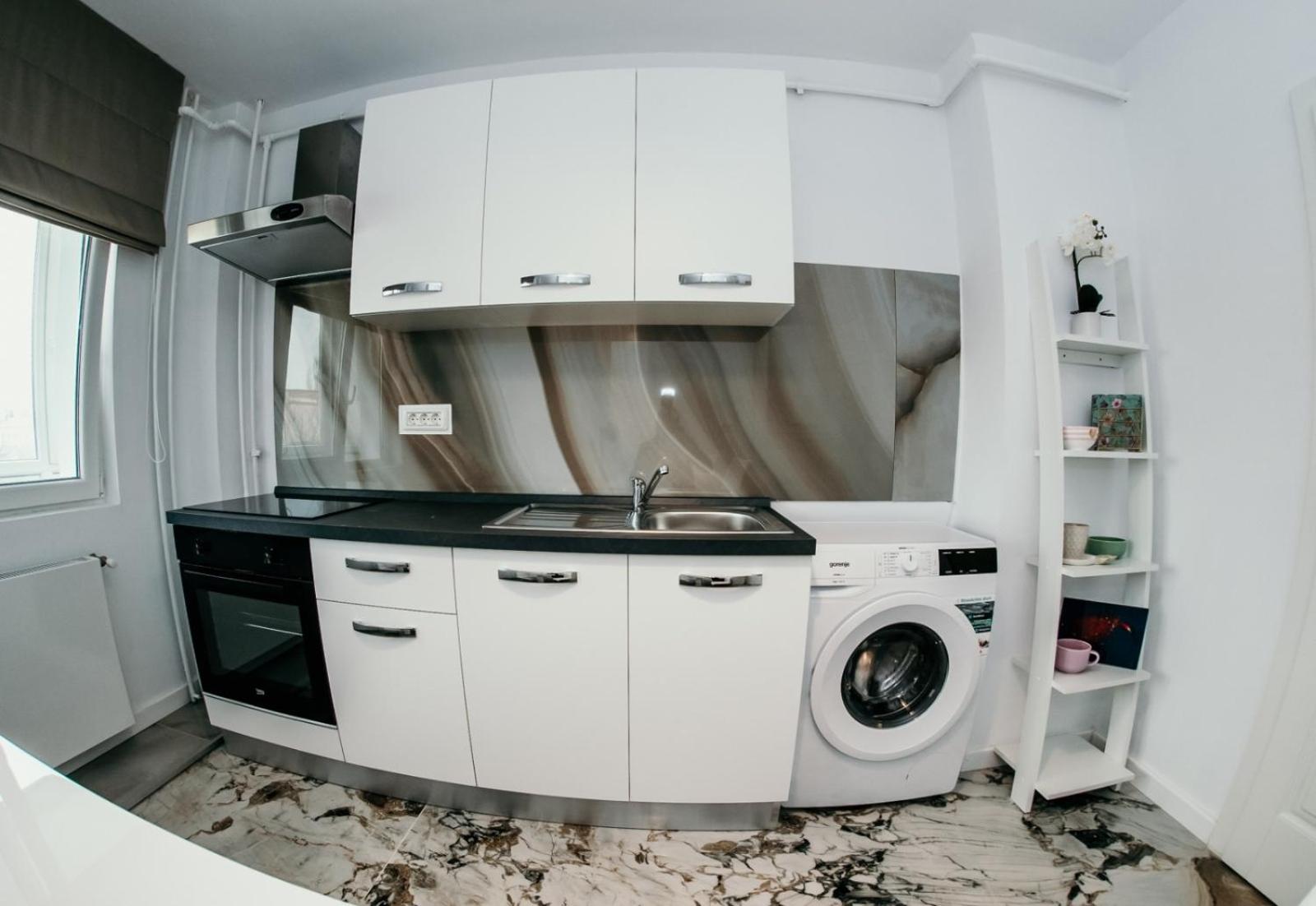 One-Bedroom Apartment - Photo 12