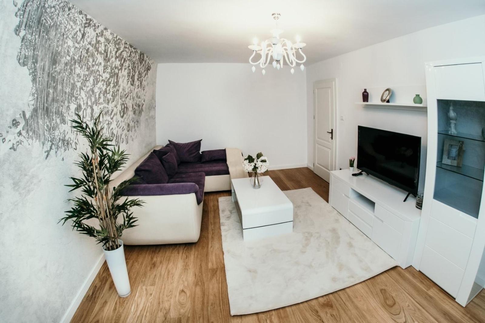 One-Bedroom Apartment - Photo 21