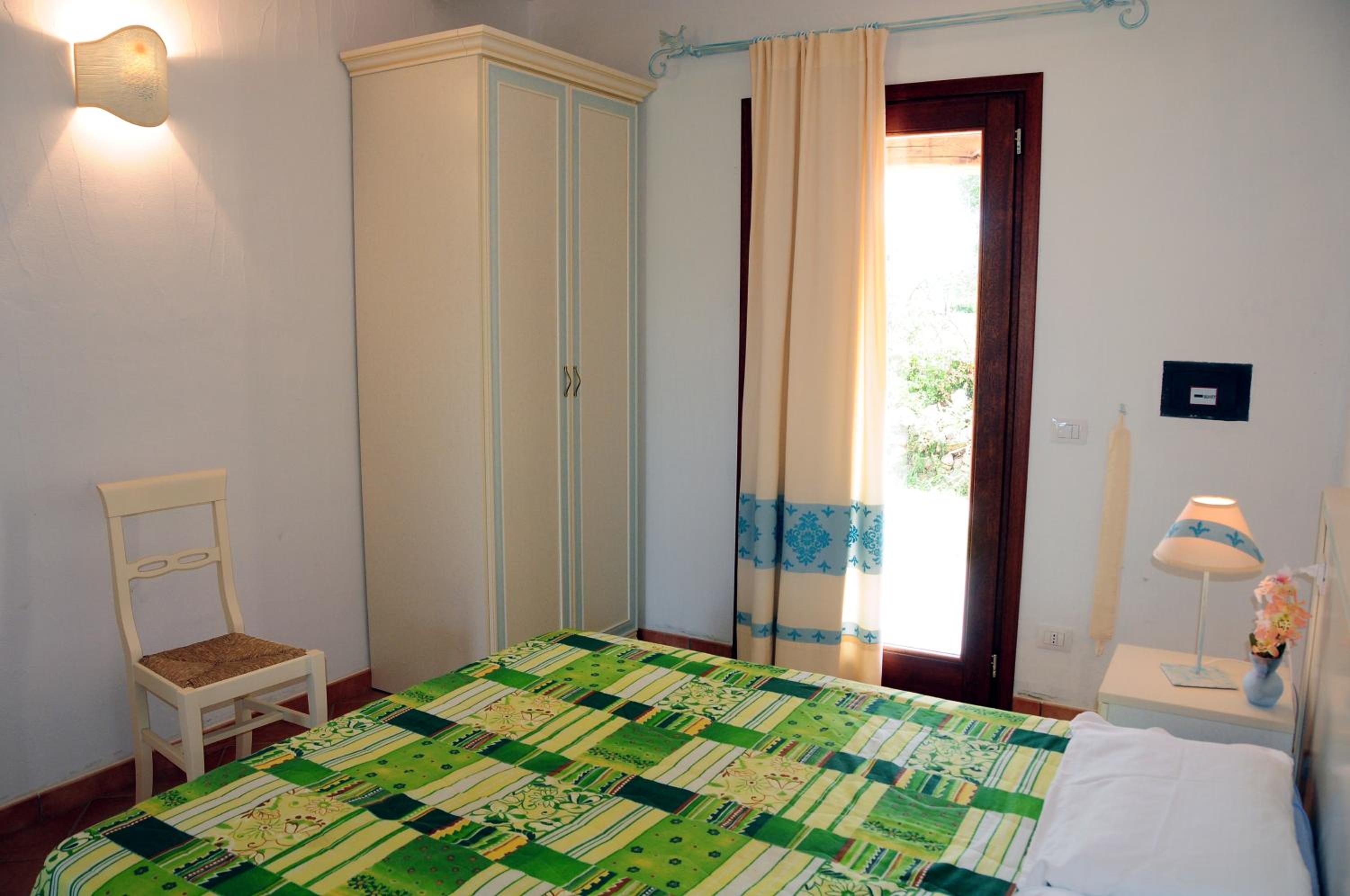 One-Bedroom Apartment (4 Adults) photo 3