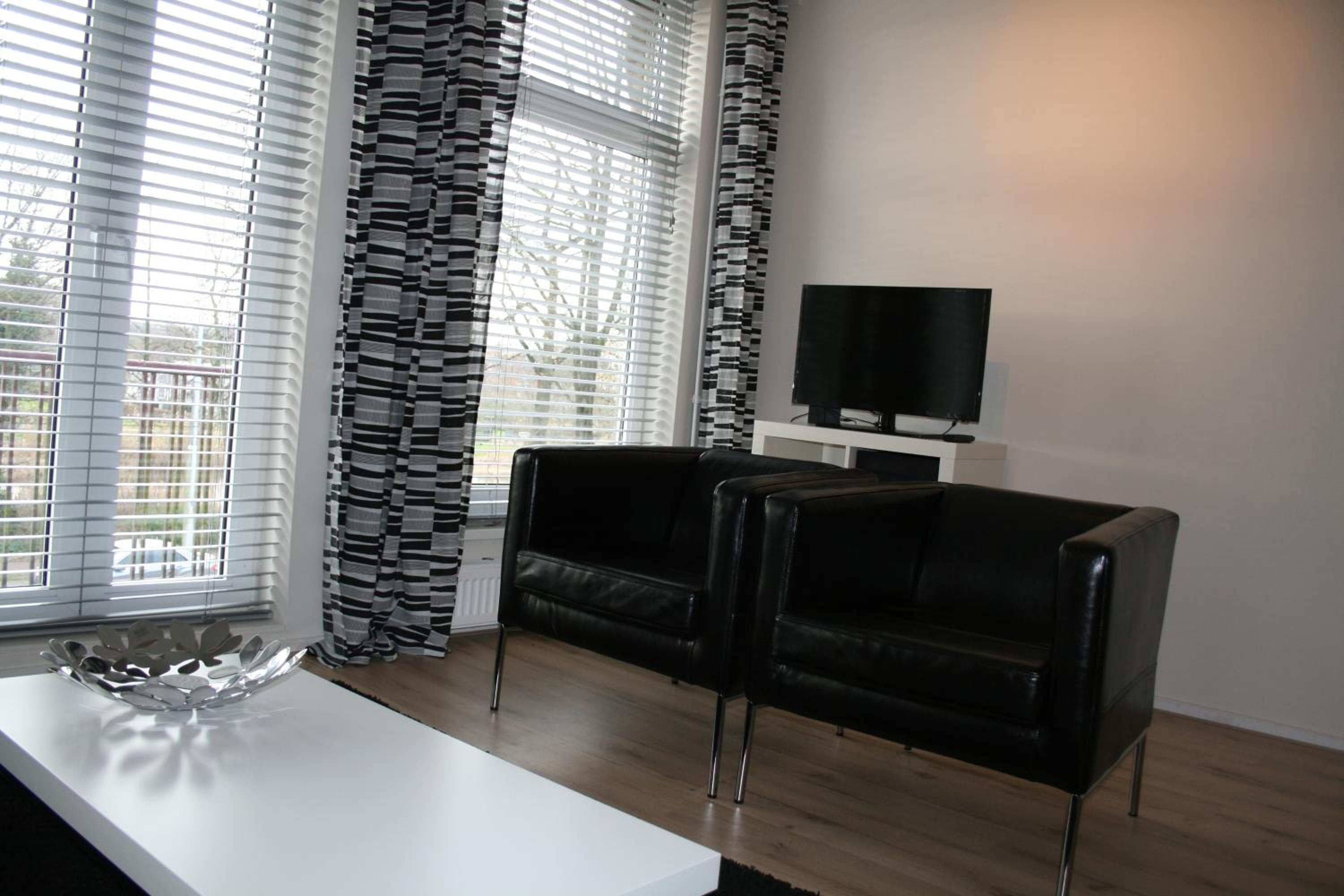 Economy Apartment photo 2