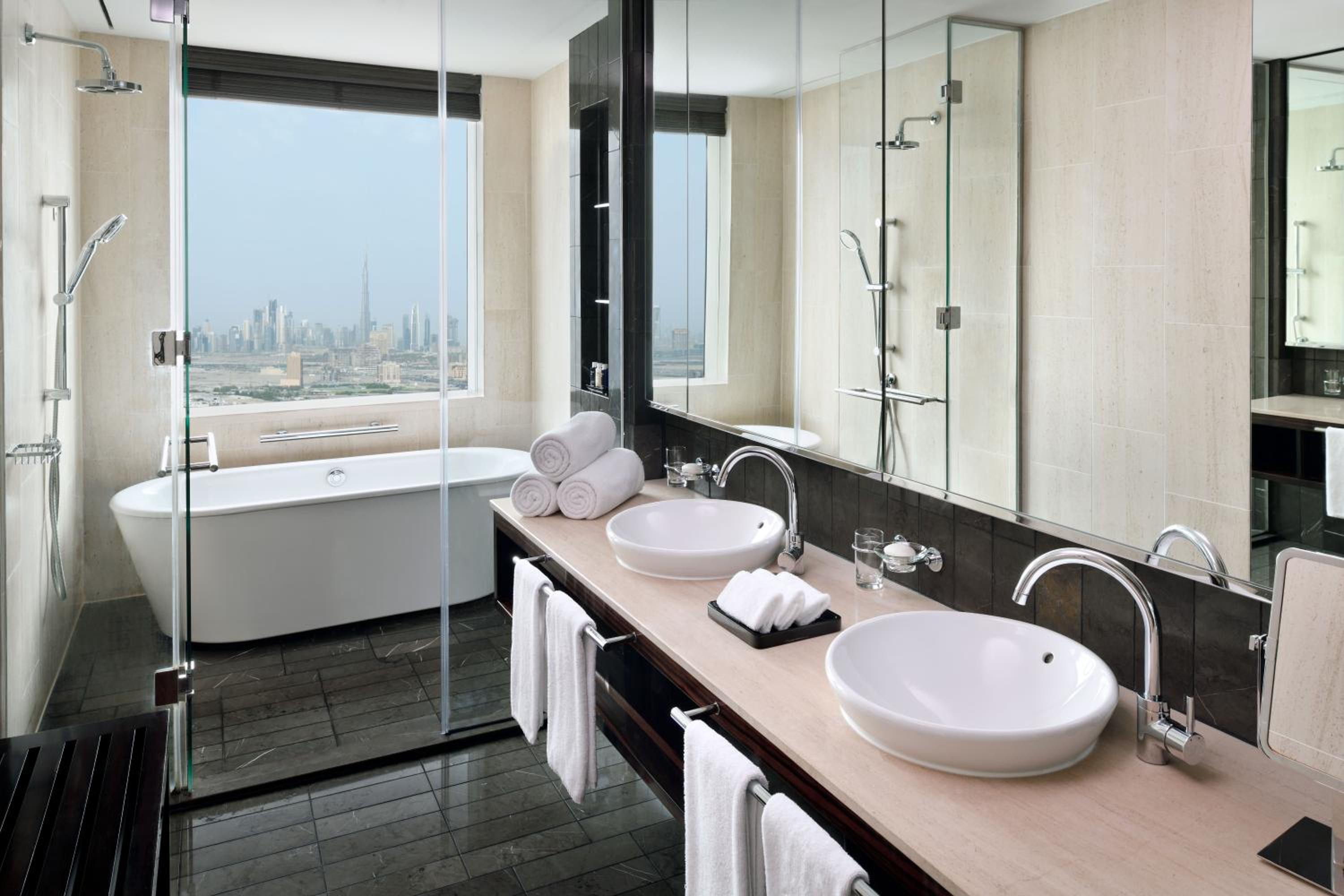 Signature Suite with Creek View - Club Access thumbnail 6