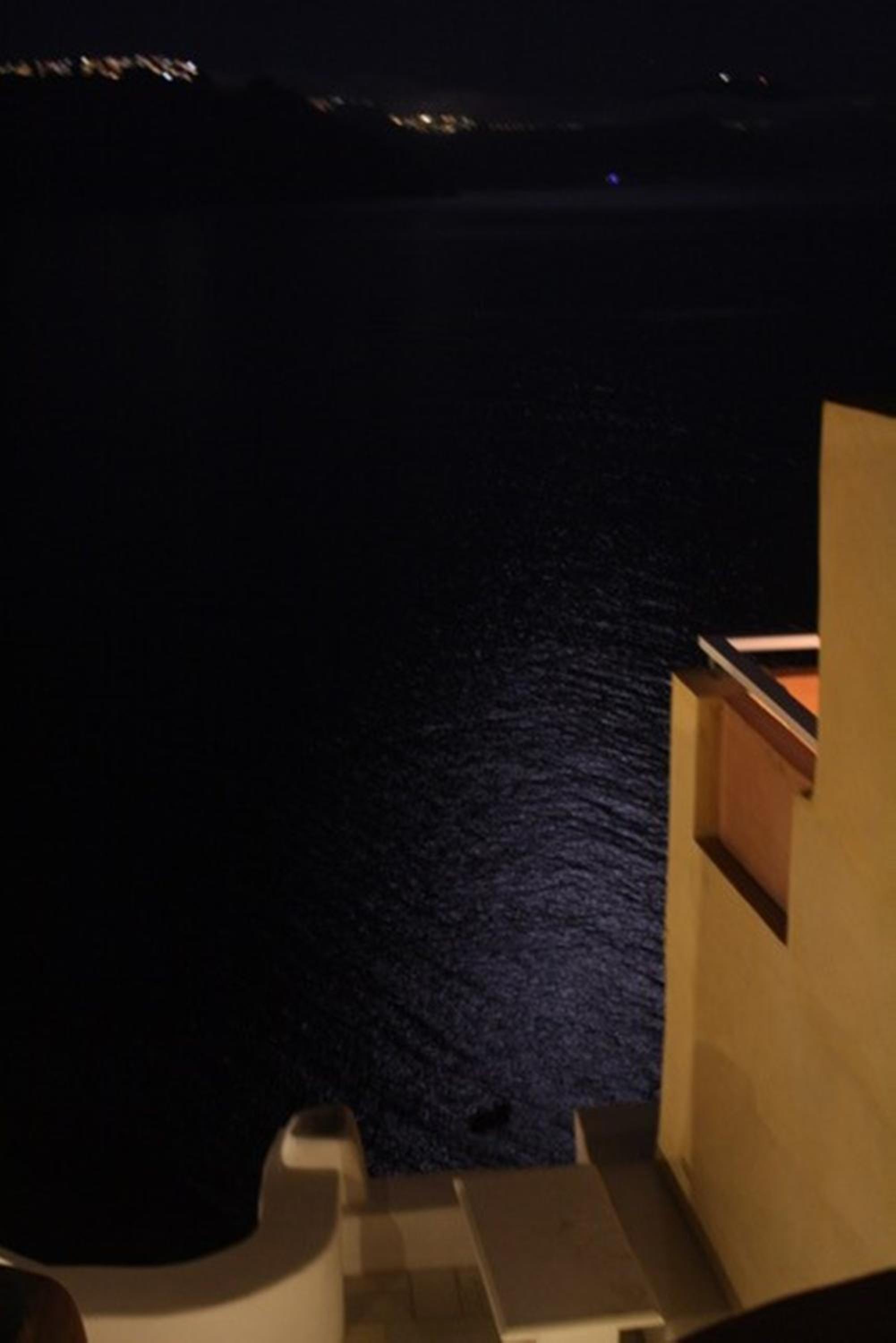 Amaya Bliss Villa with Caldera View & Outdoor Hot Tub photo 2