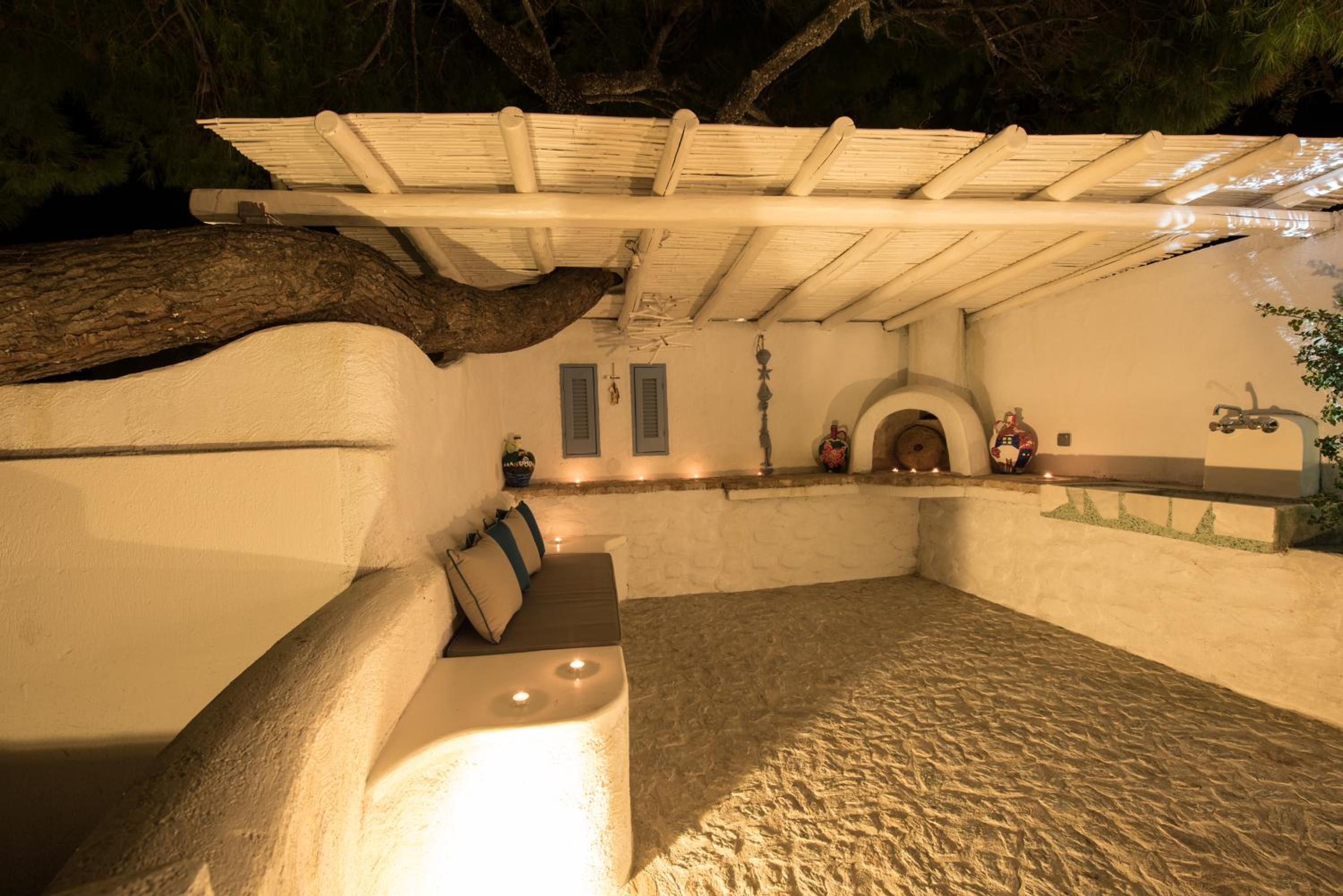 Villa with Private Pool - Photo 34