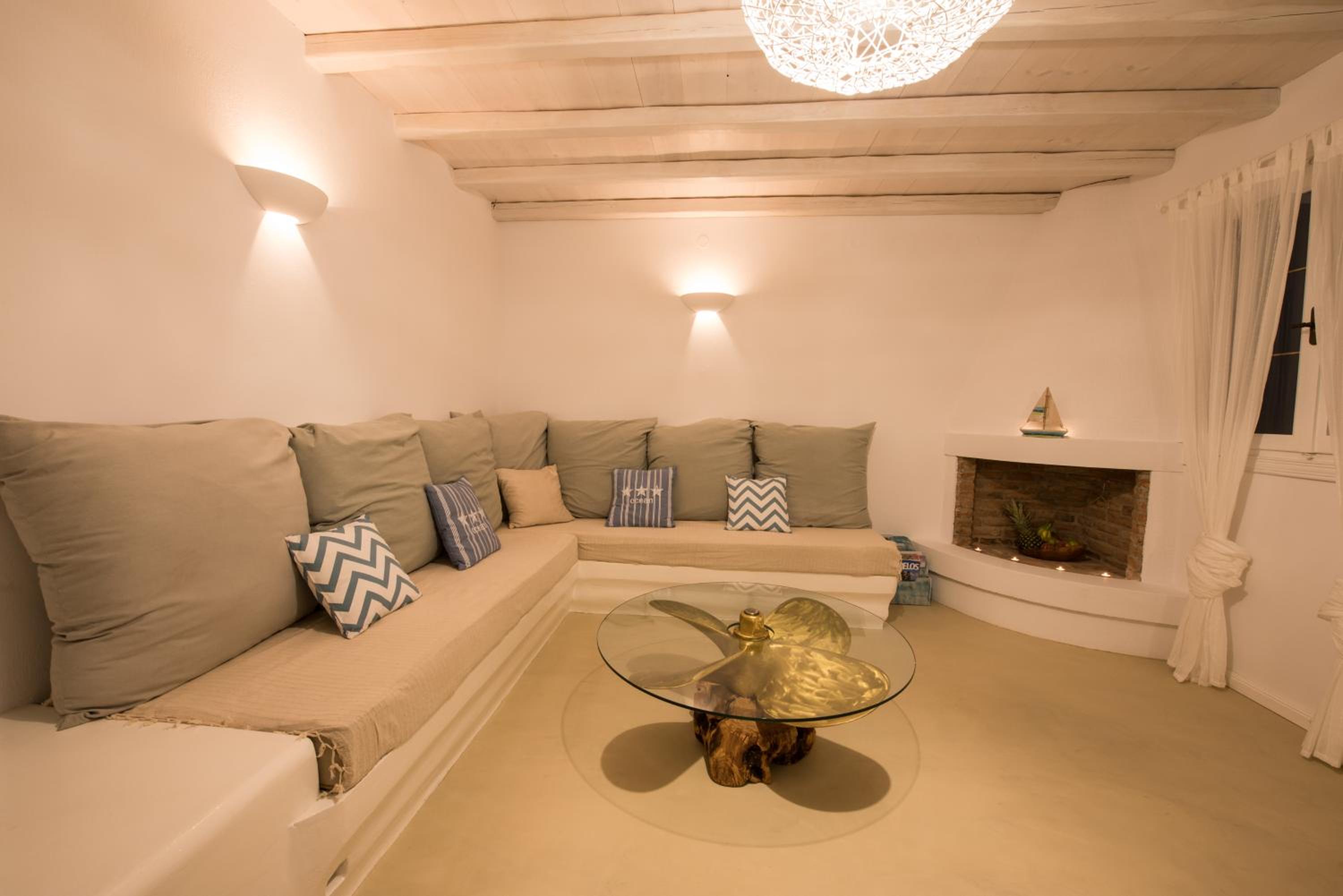 Villa with Private Pool - Photo 23