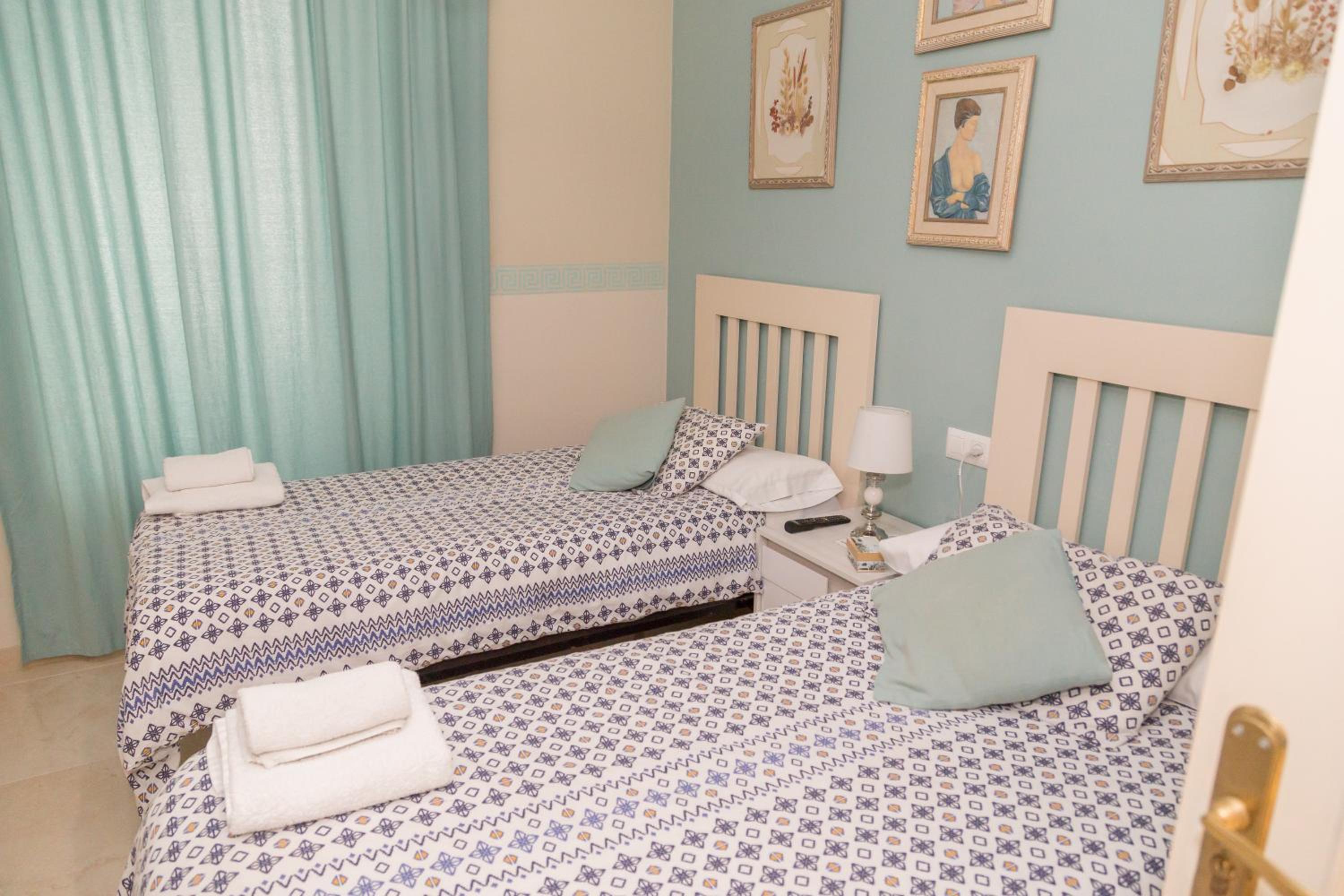 Twin Room with Private External Bathroom photo 3