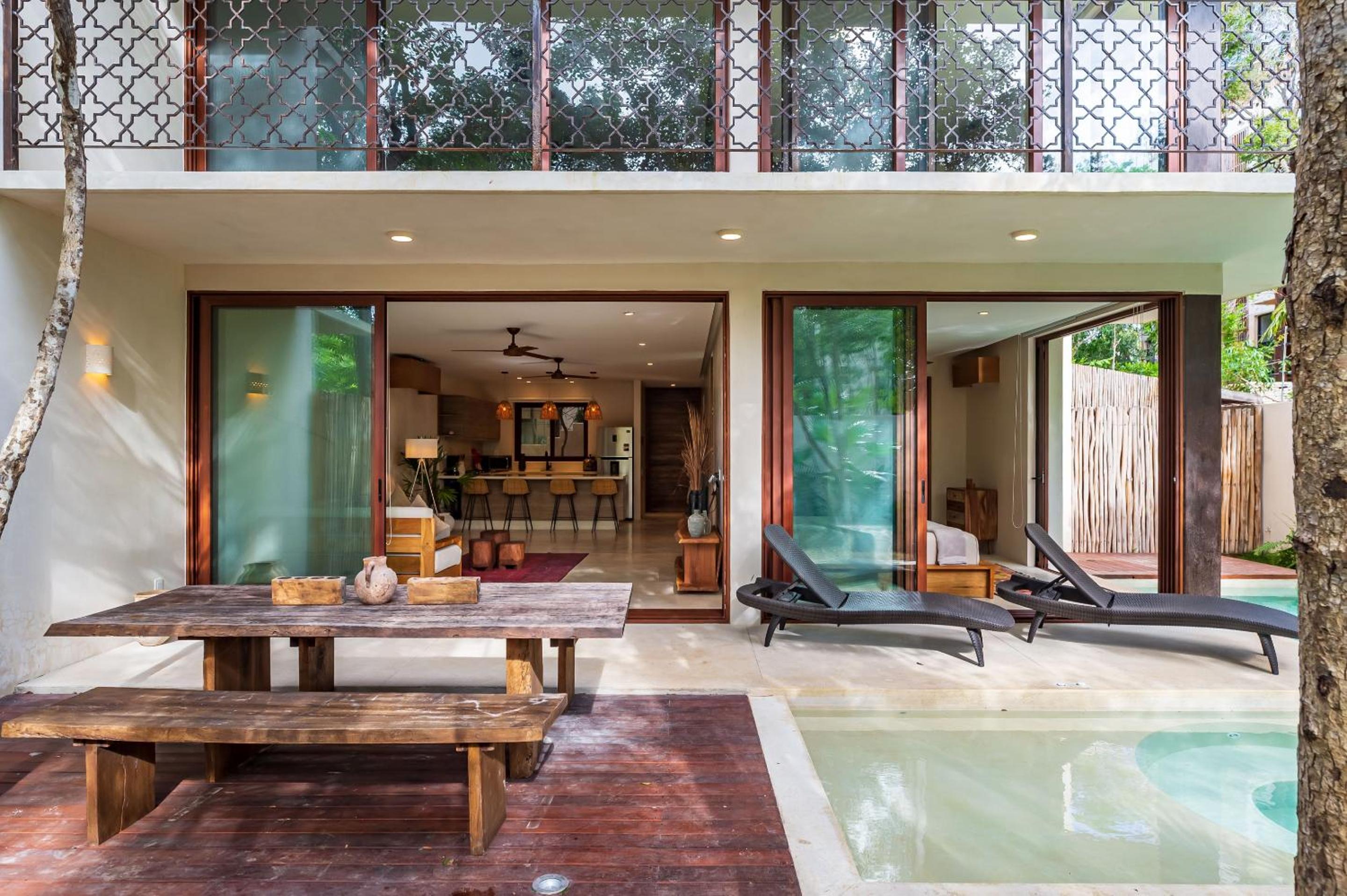 Deluxe Apartment with Private Pool