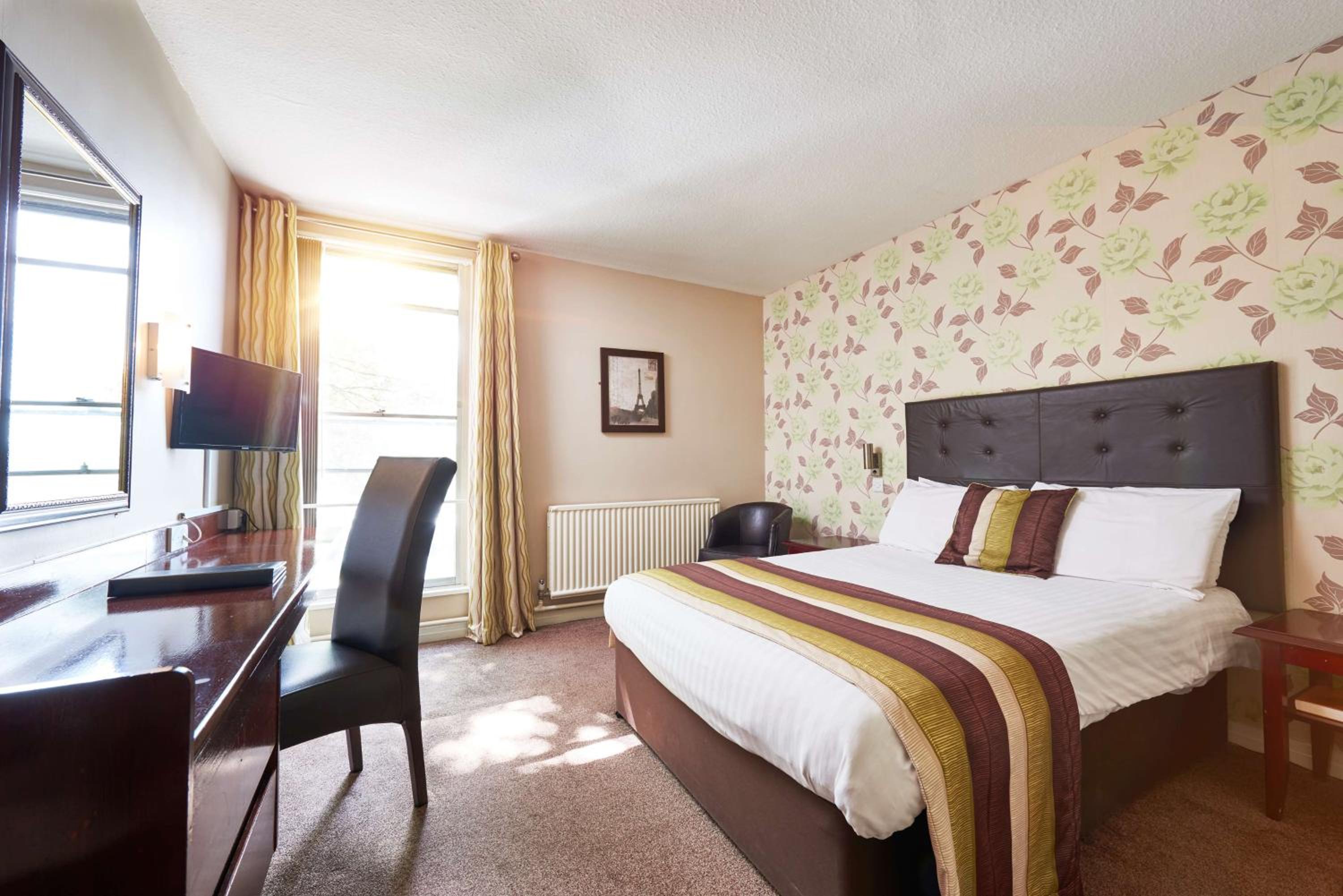 Double Room with Double Bed and View - Non-Smoking - Photo 1