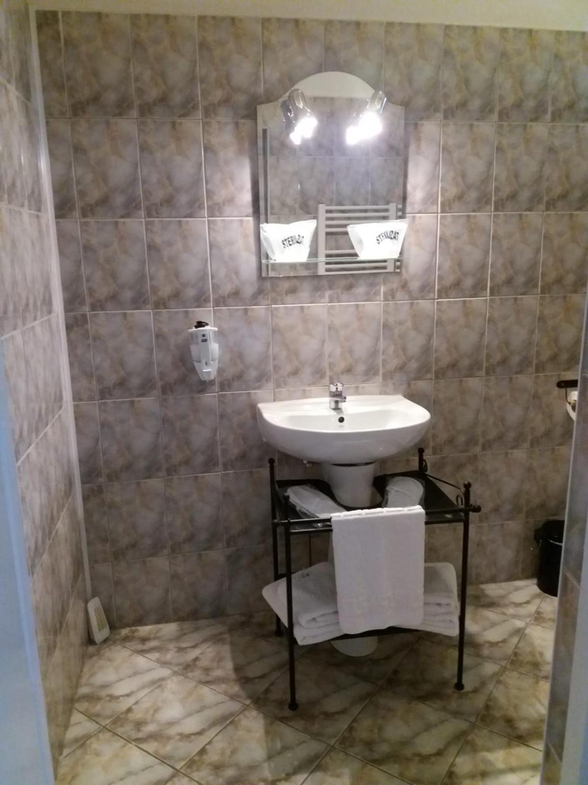 Double Room - Photo 20