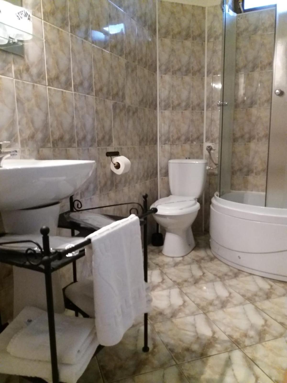 Double Room - Photo 21
