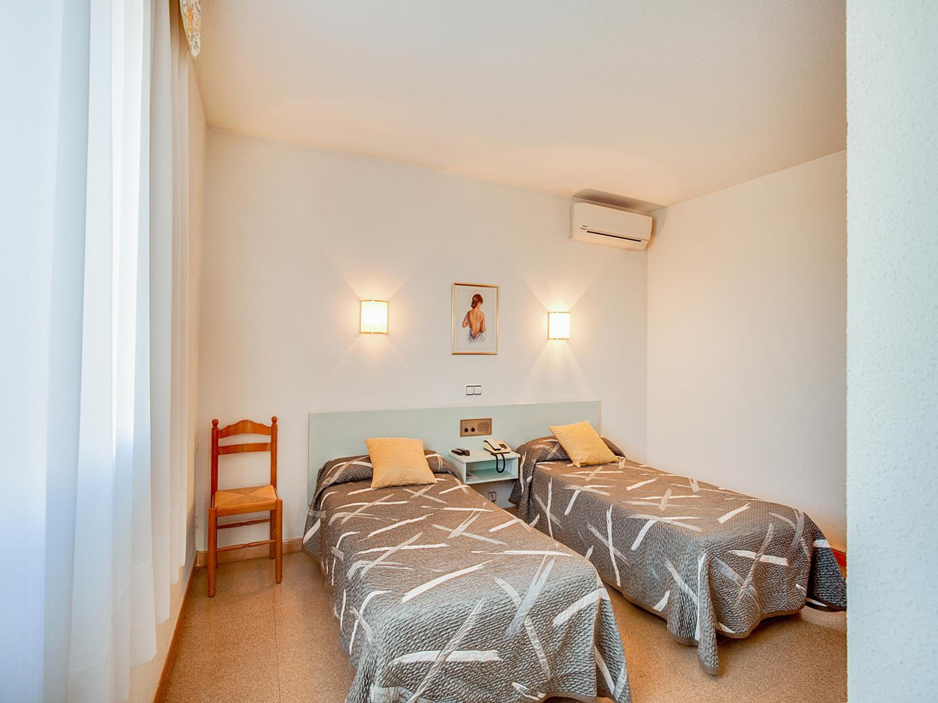 Double Room - Photo 10