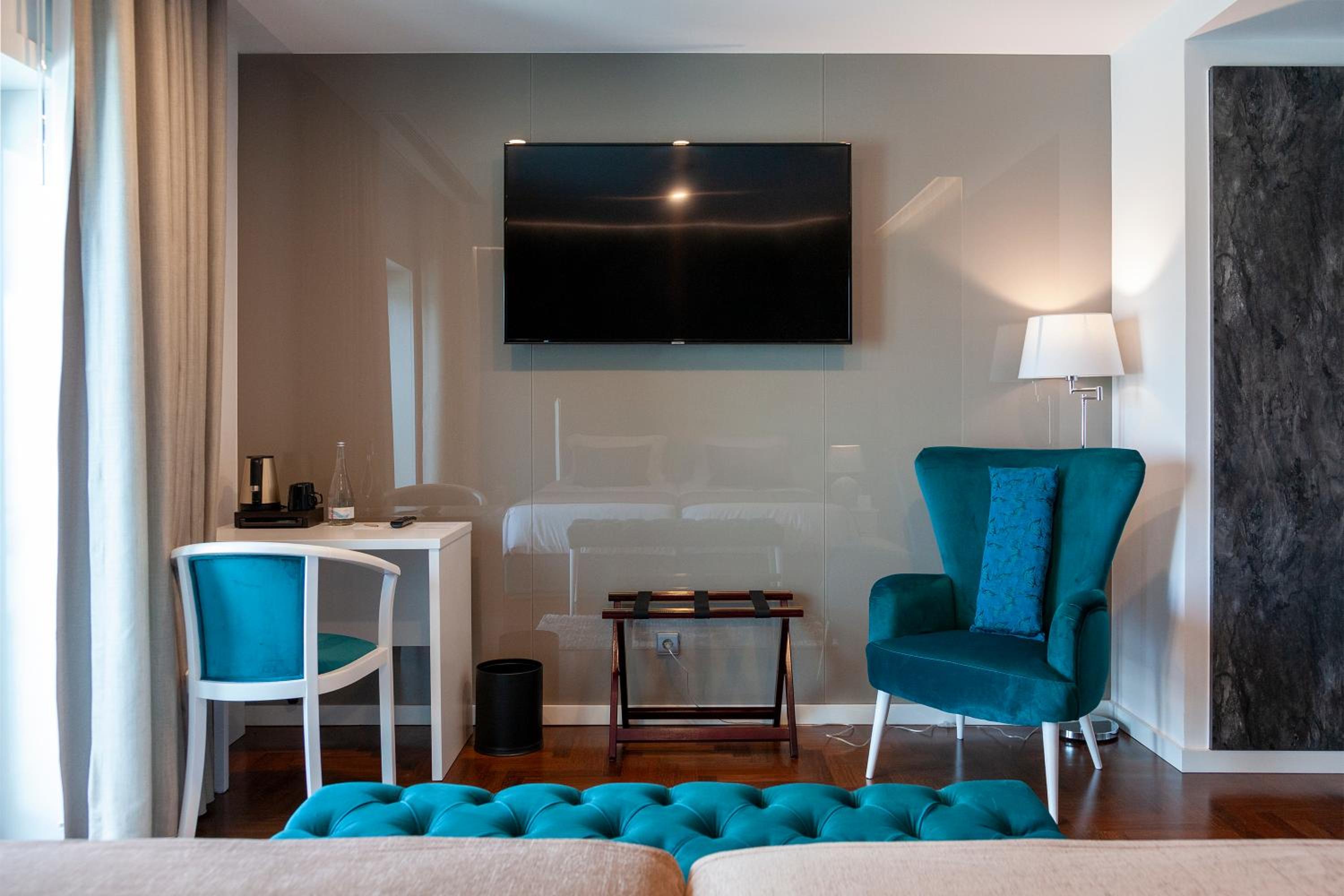 Twin Room - Photo 3