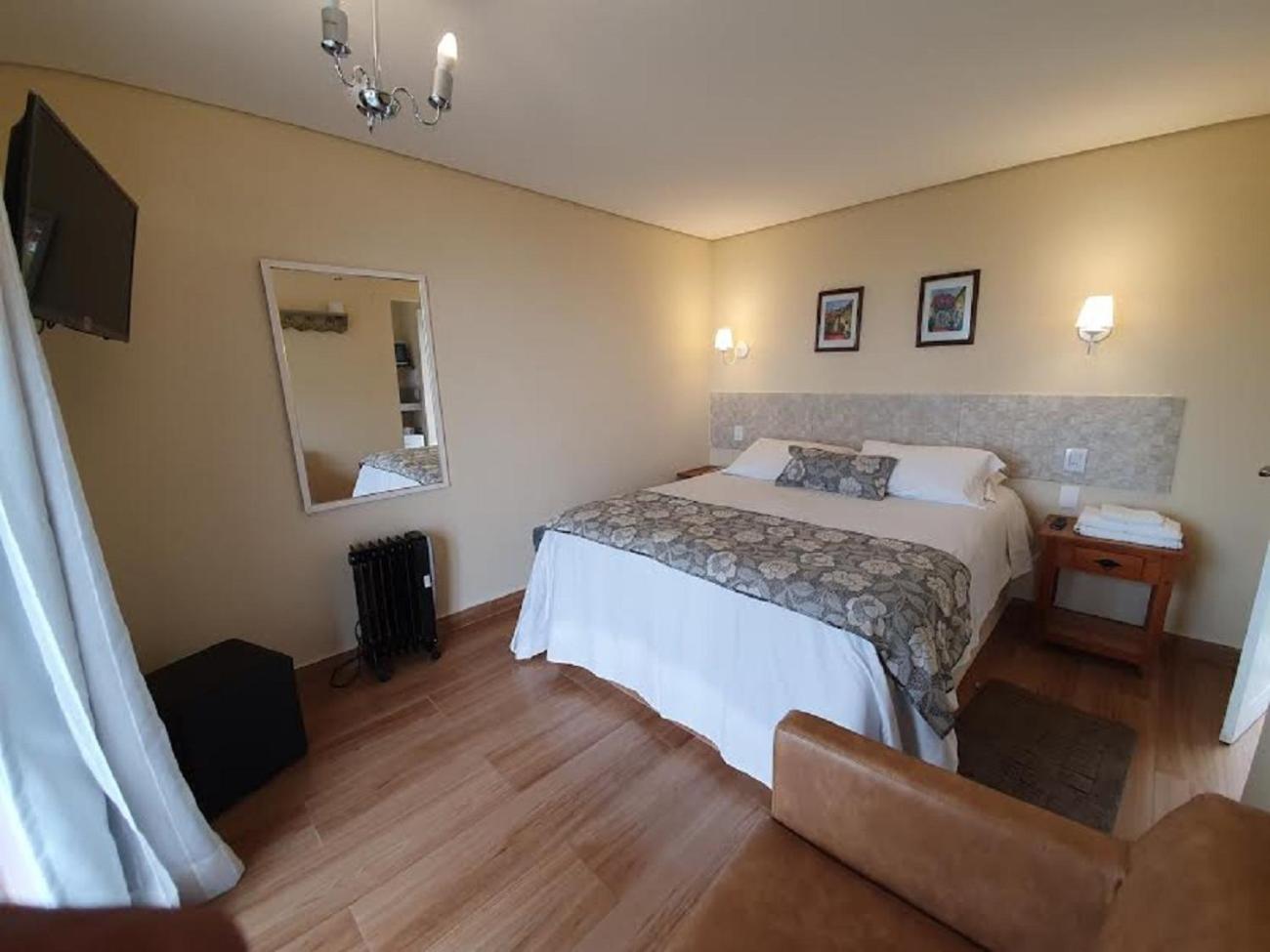 Chalet with Spa Bath photo 1