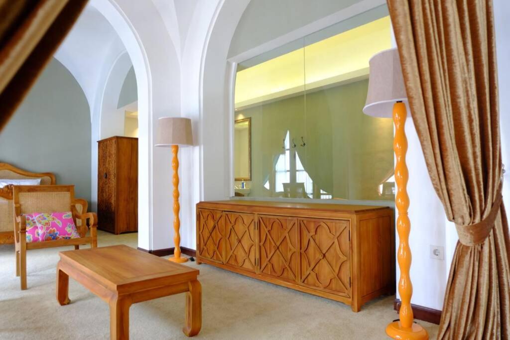 One-Bedroom Apartment - Photo 1