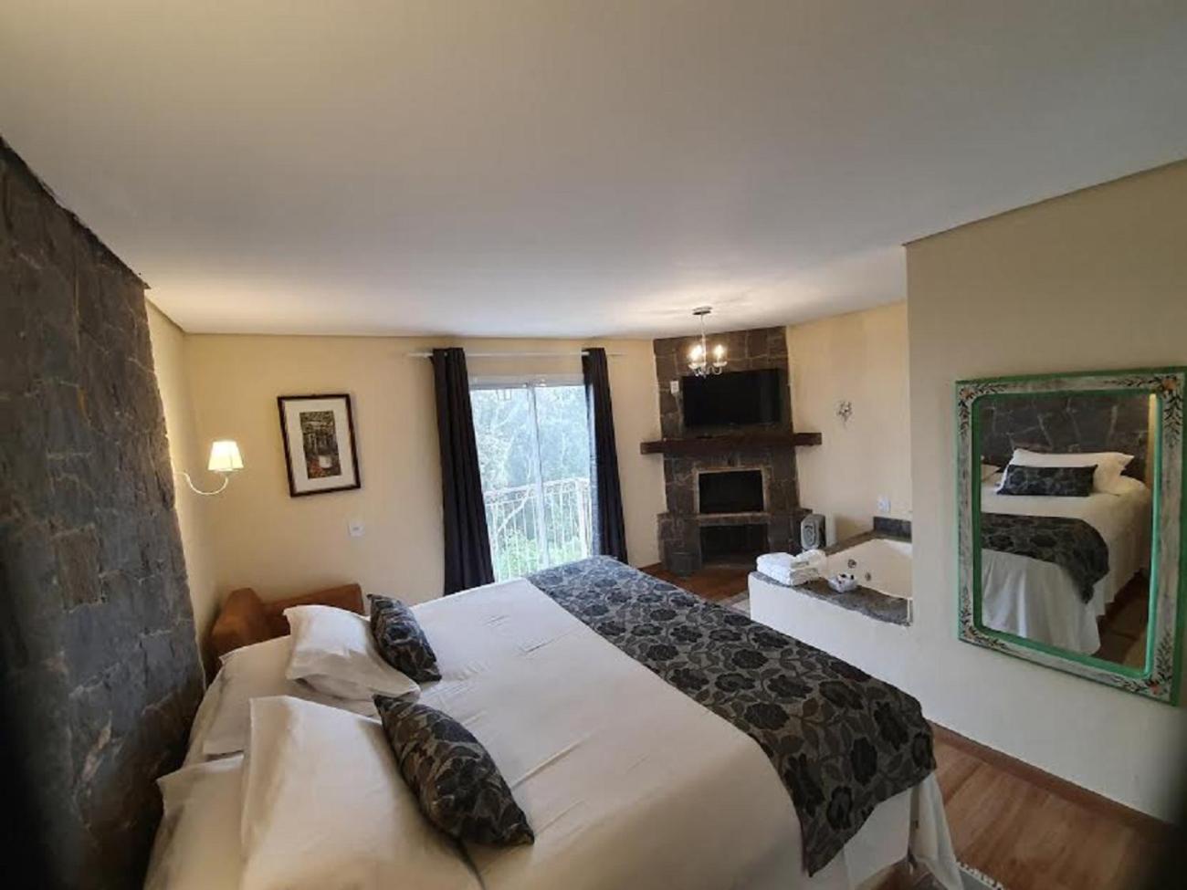 Chalet Superior with Spa Bath and Fireplace photo 1