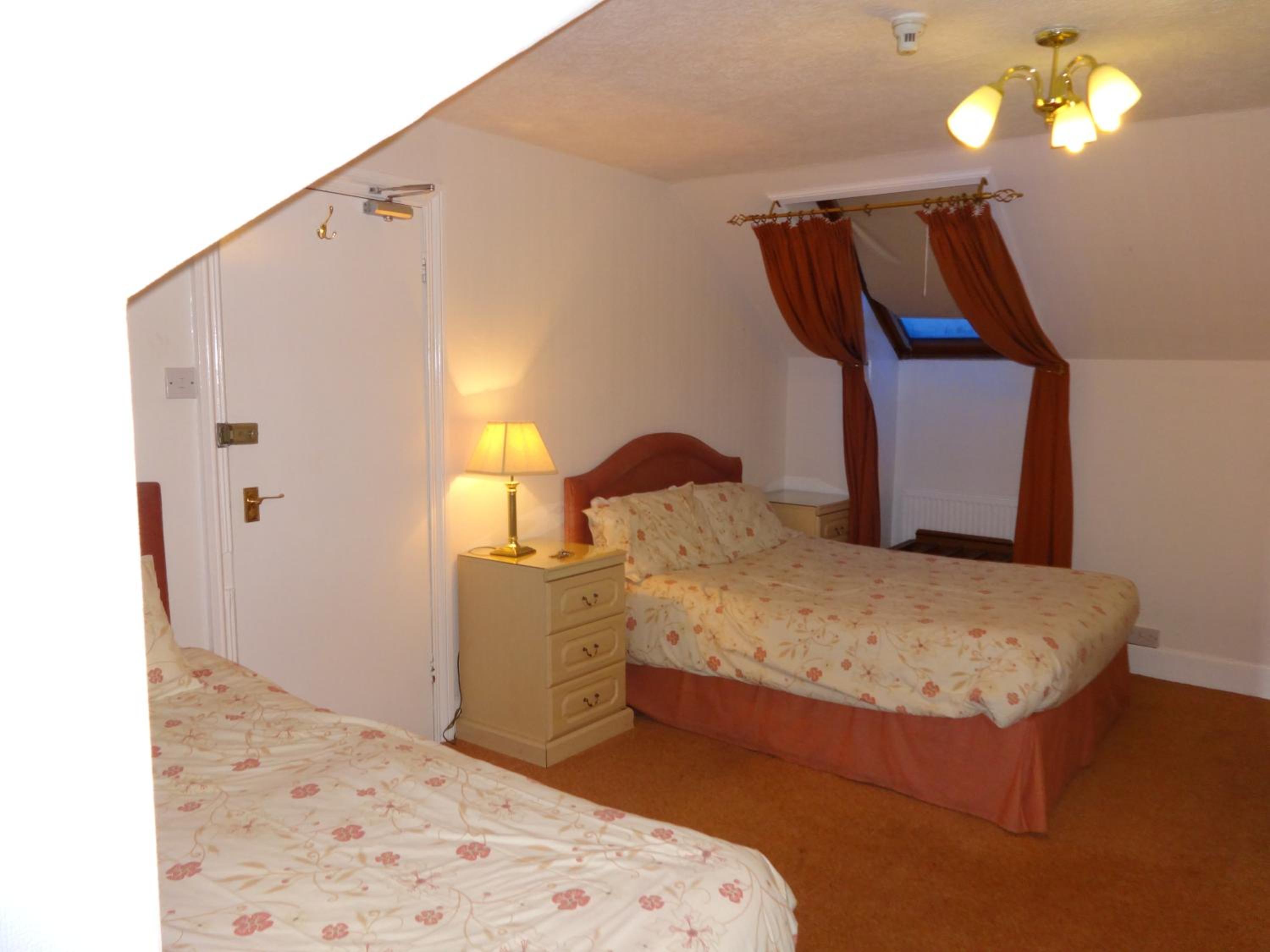 Family Room (2 Adults + 2 Children) photo 3