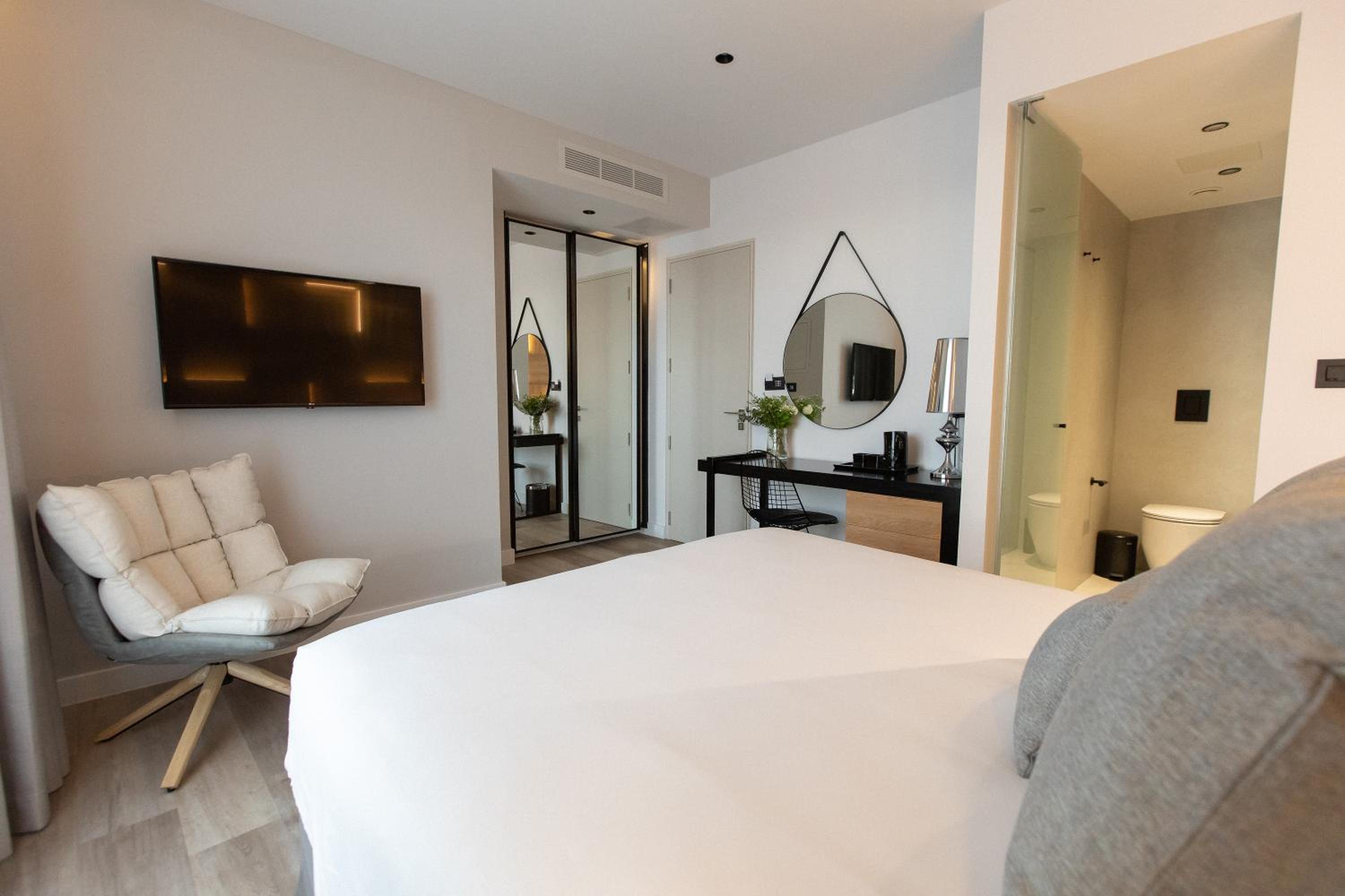 Castle View Room - Photo 3