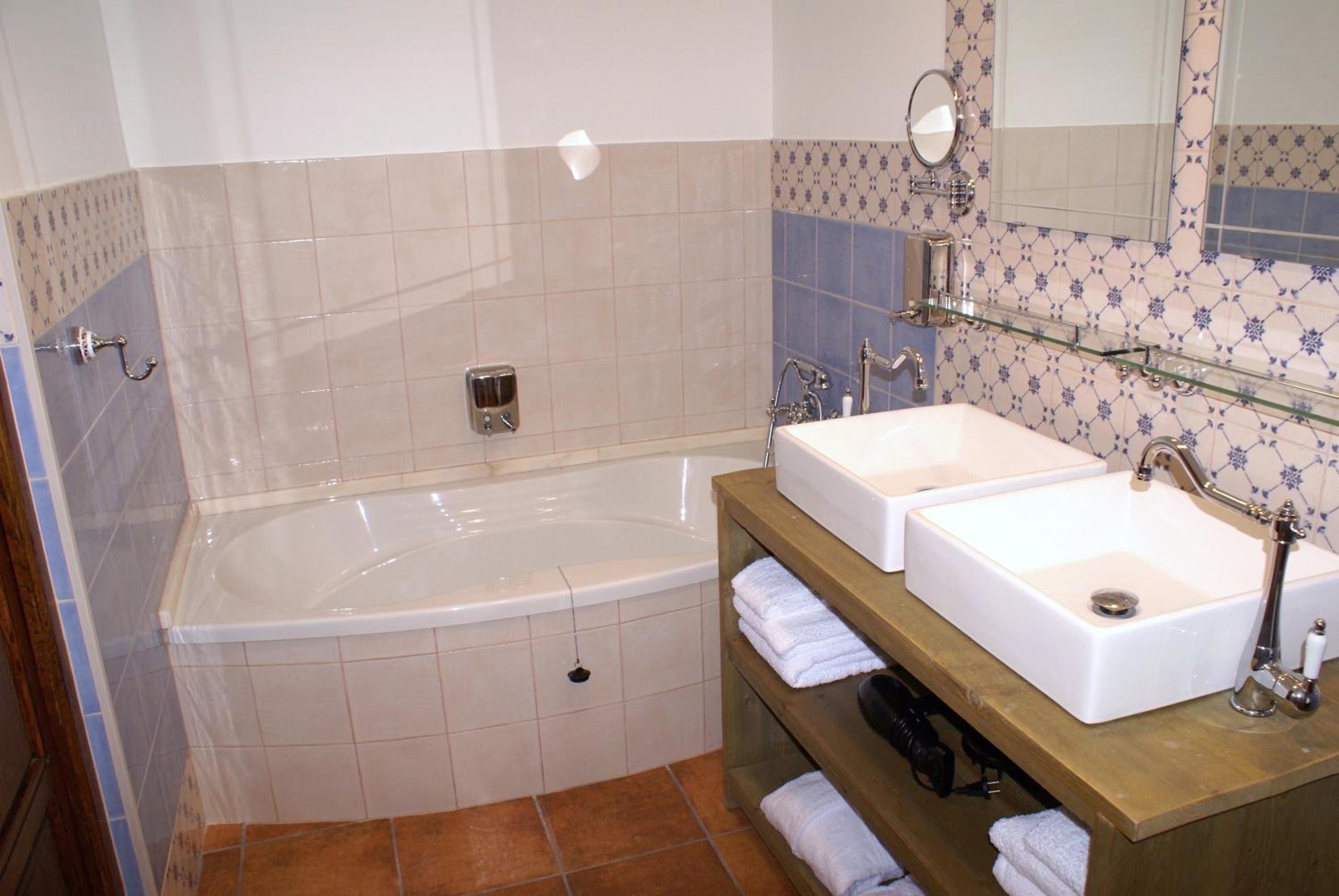 Superior King Room photo 2