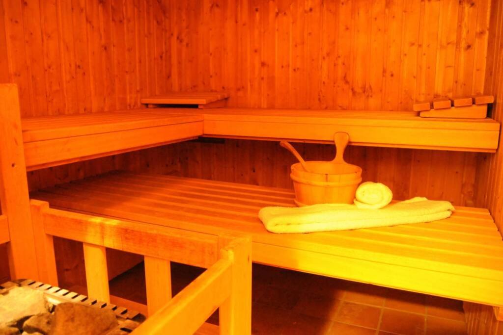 One-Bedroom Apartment - Photo 2