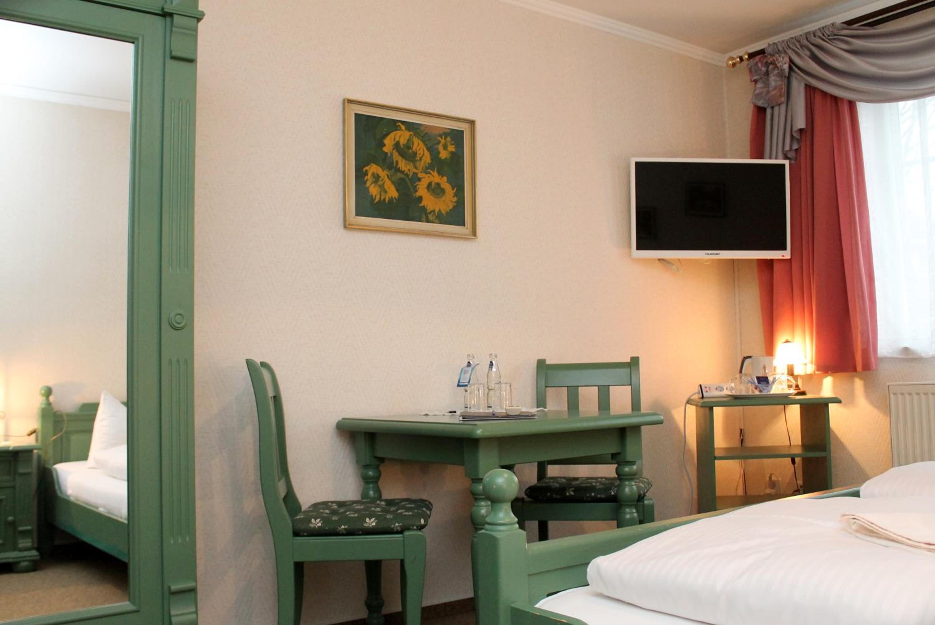 Double Room with Garden View - Photo 5