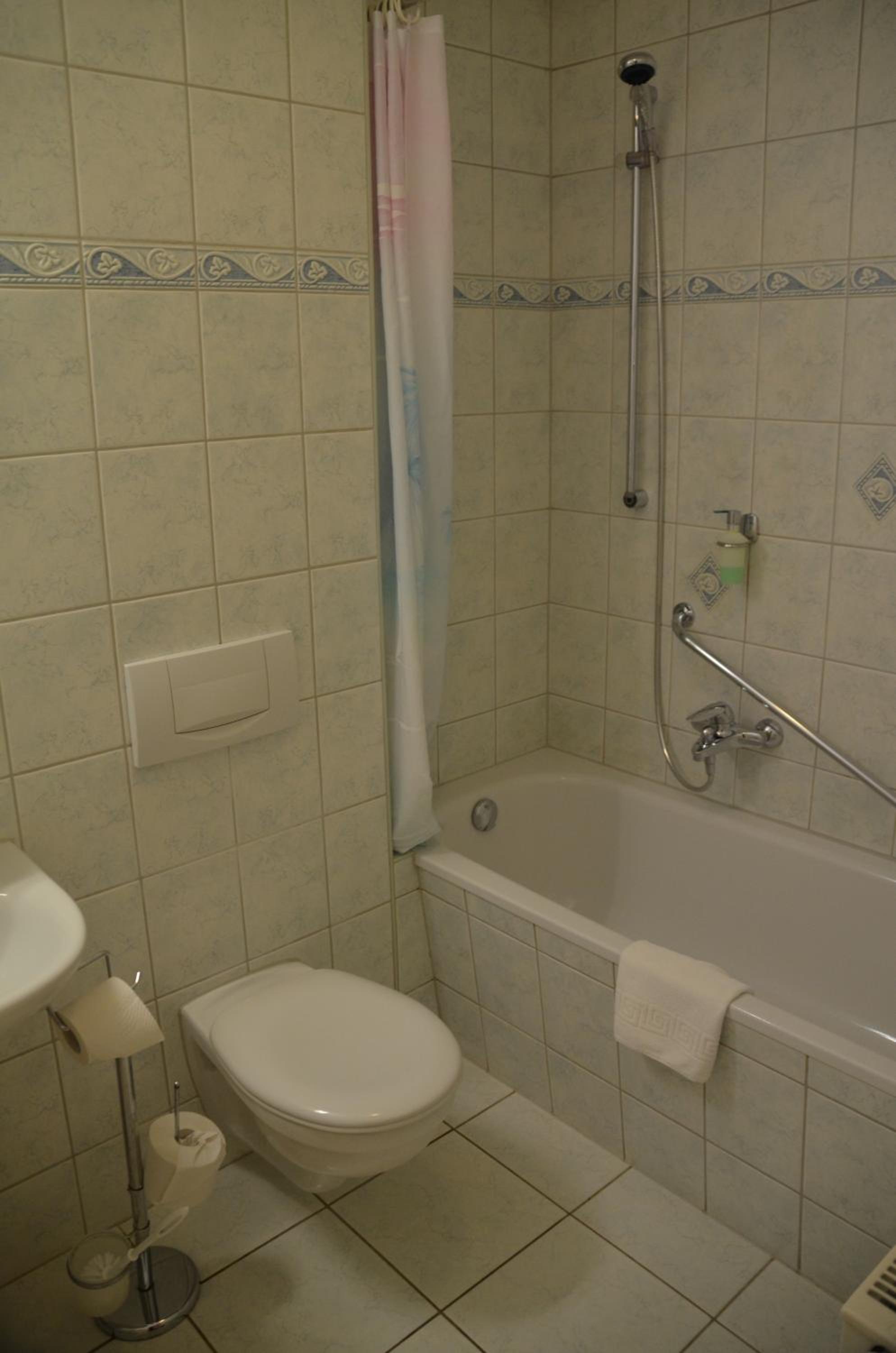 Double Room with Garden View - Photo 4