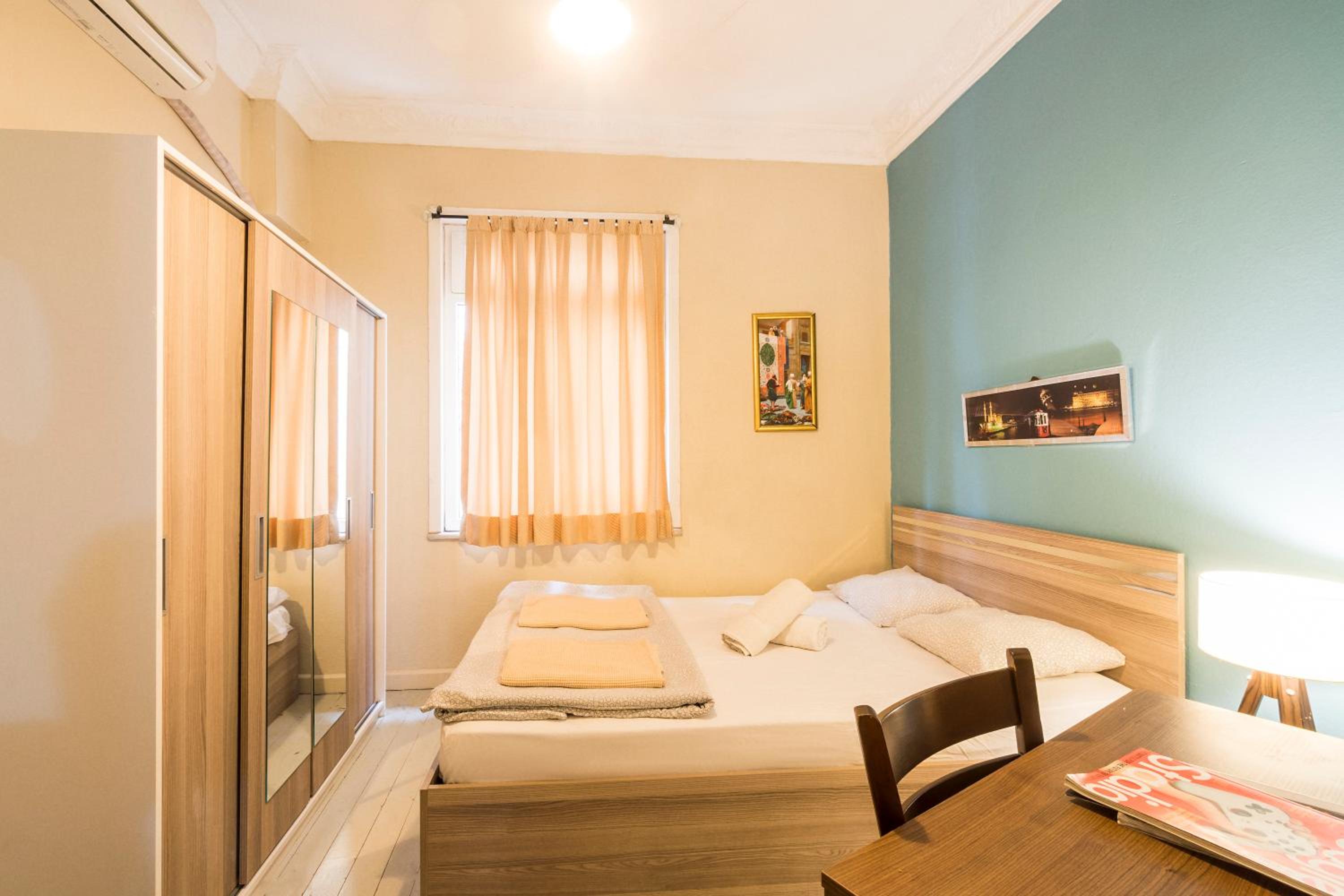Double Room With Shared Bathroom photo 1