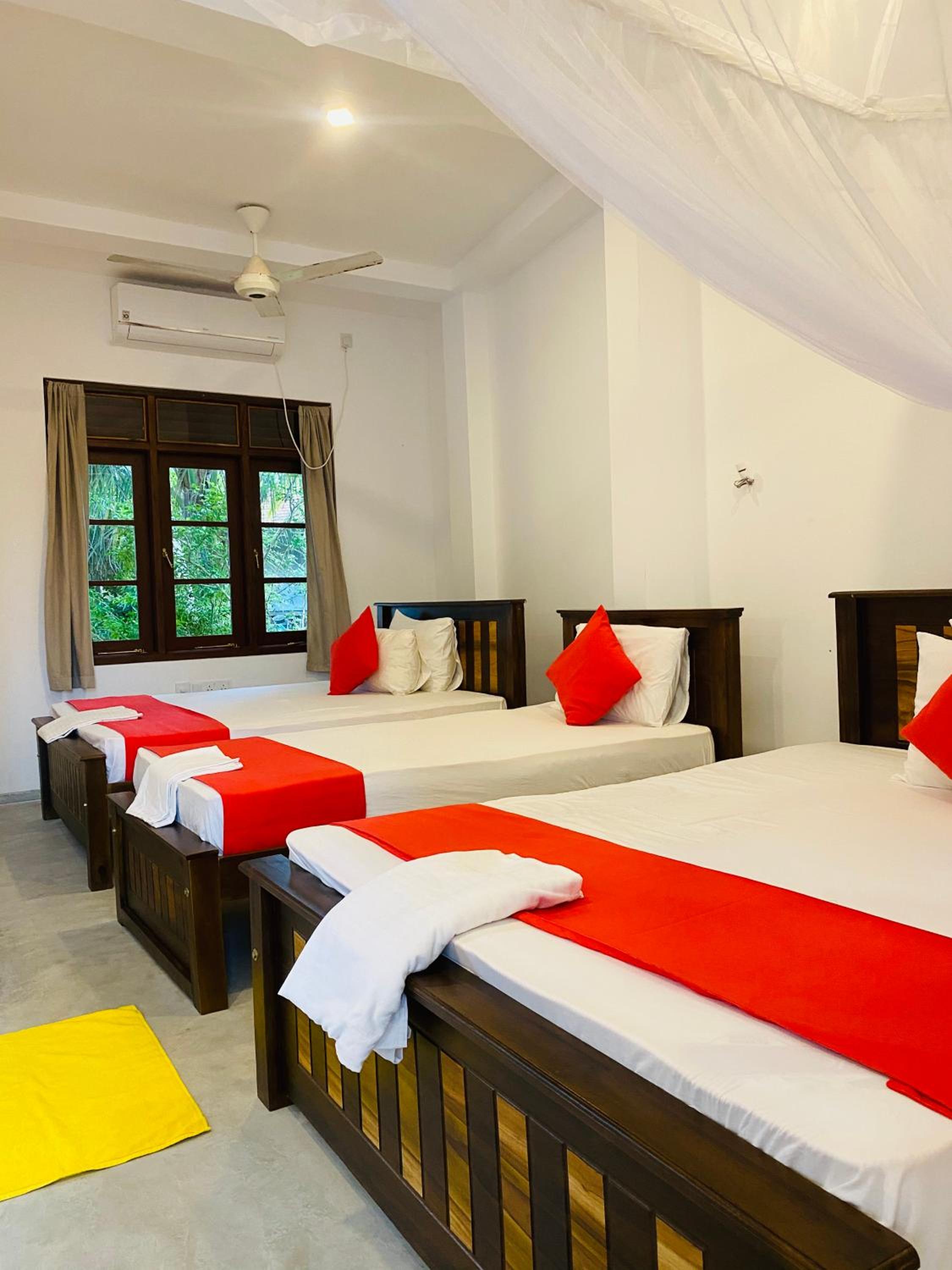 Family Room with Balcony photo 2